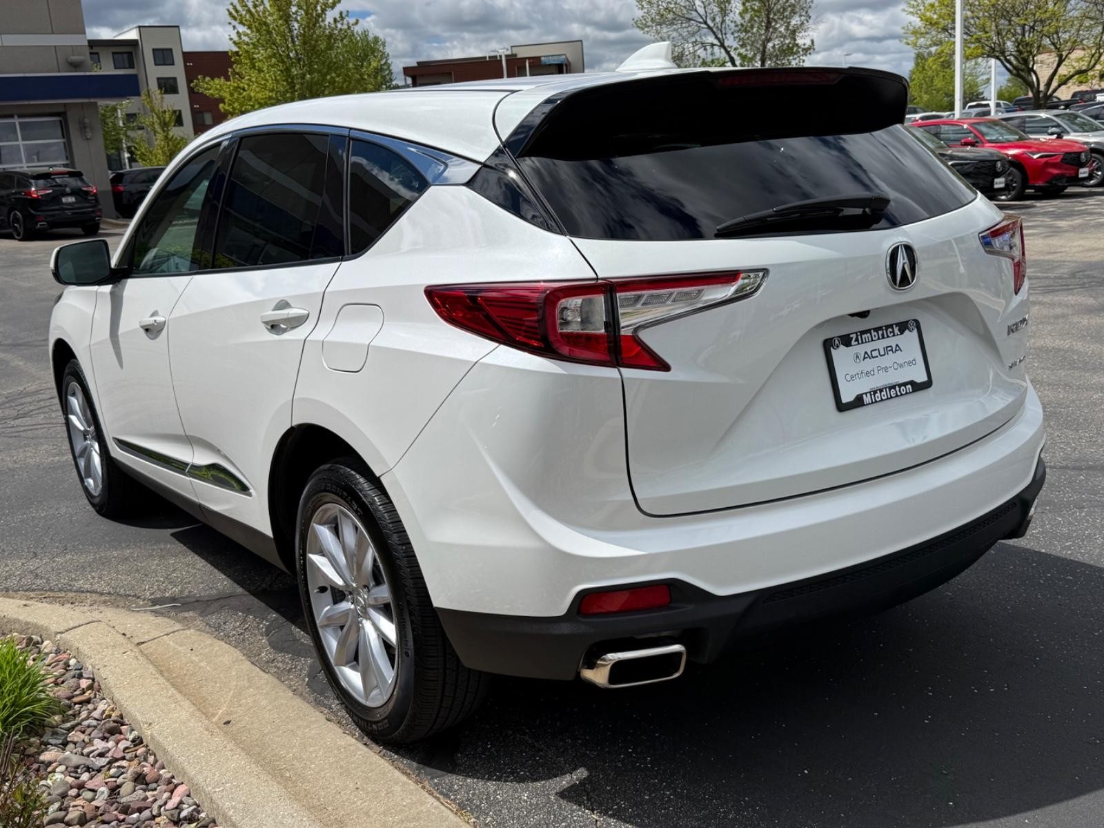 Acura RDX Vehicle Full-screen Gallery Image 06