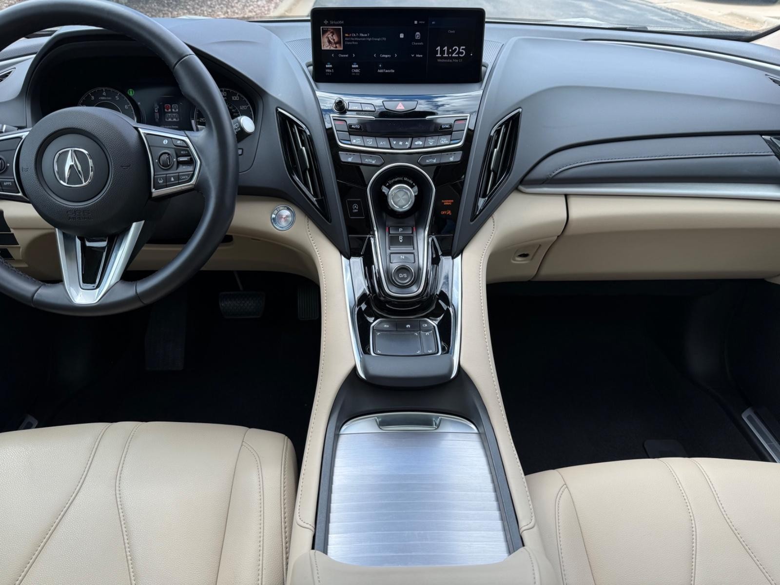 Acura RDX Vehicle Full-screen Gallery Image 11