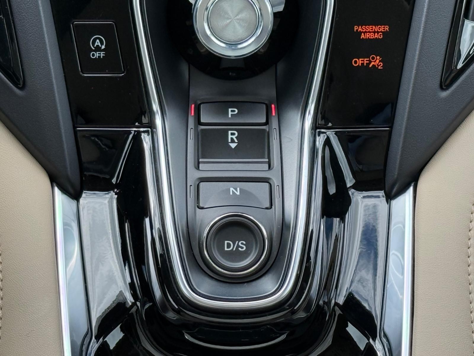 Acura RDX Vehicle Full-screen Gallery Image 13