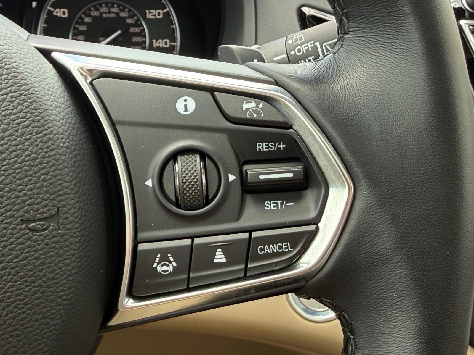 Acura RDX Vehicle Full-screen Gallery Image 18