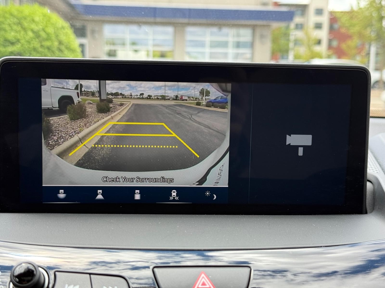 Acura RDX Vehicle Full-screen Gallery Image 20