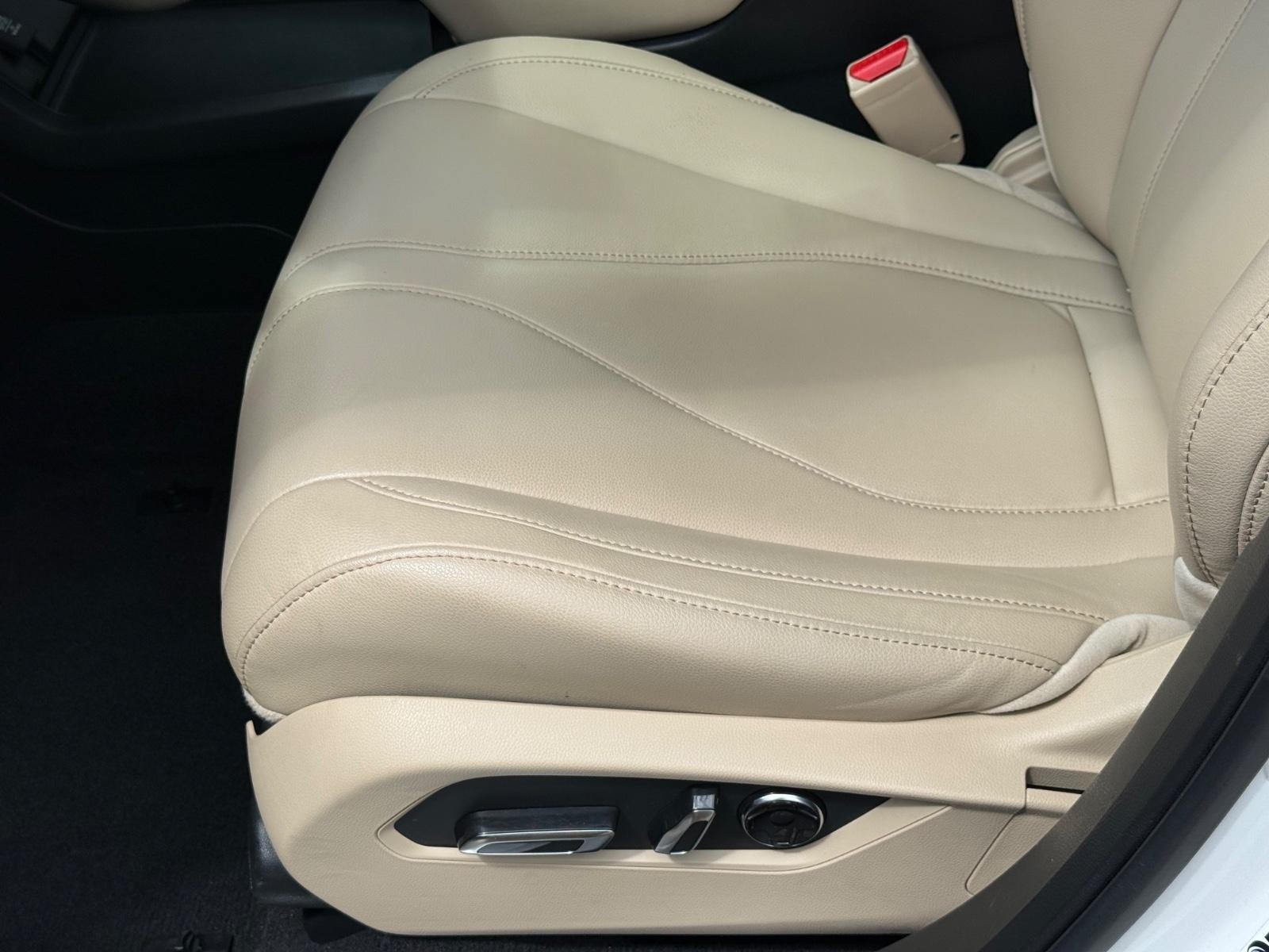 Acura RDX Vehicle Full-screen Gallery Image 23