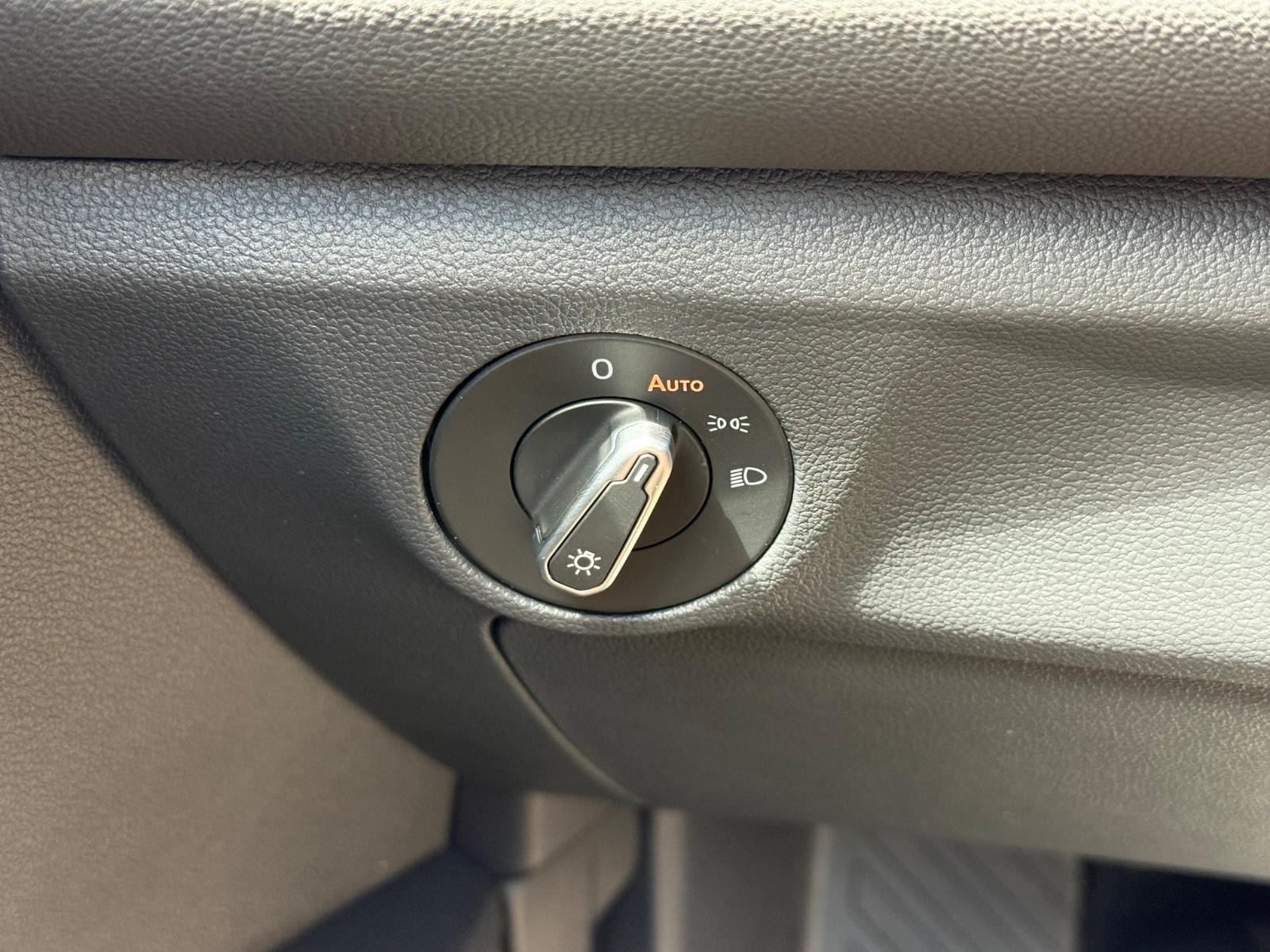 Volkswagen Jetta Vehicle Image 15