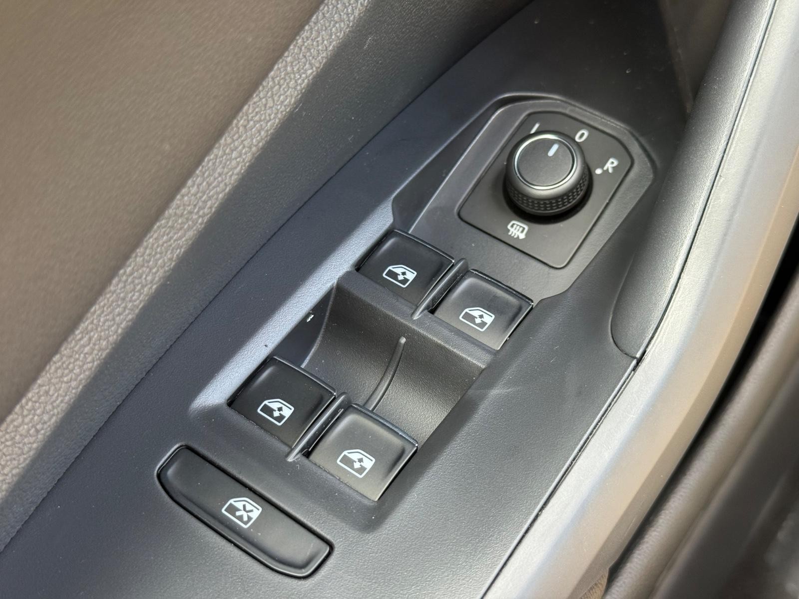 Volkswagen Jetta Vehicle Image 16