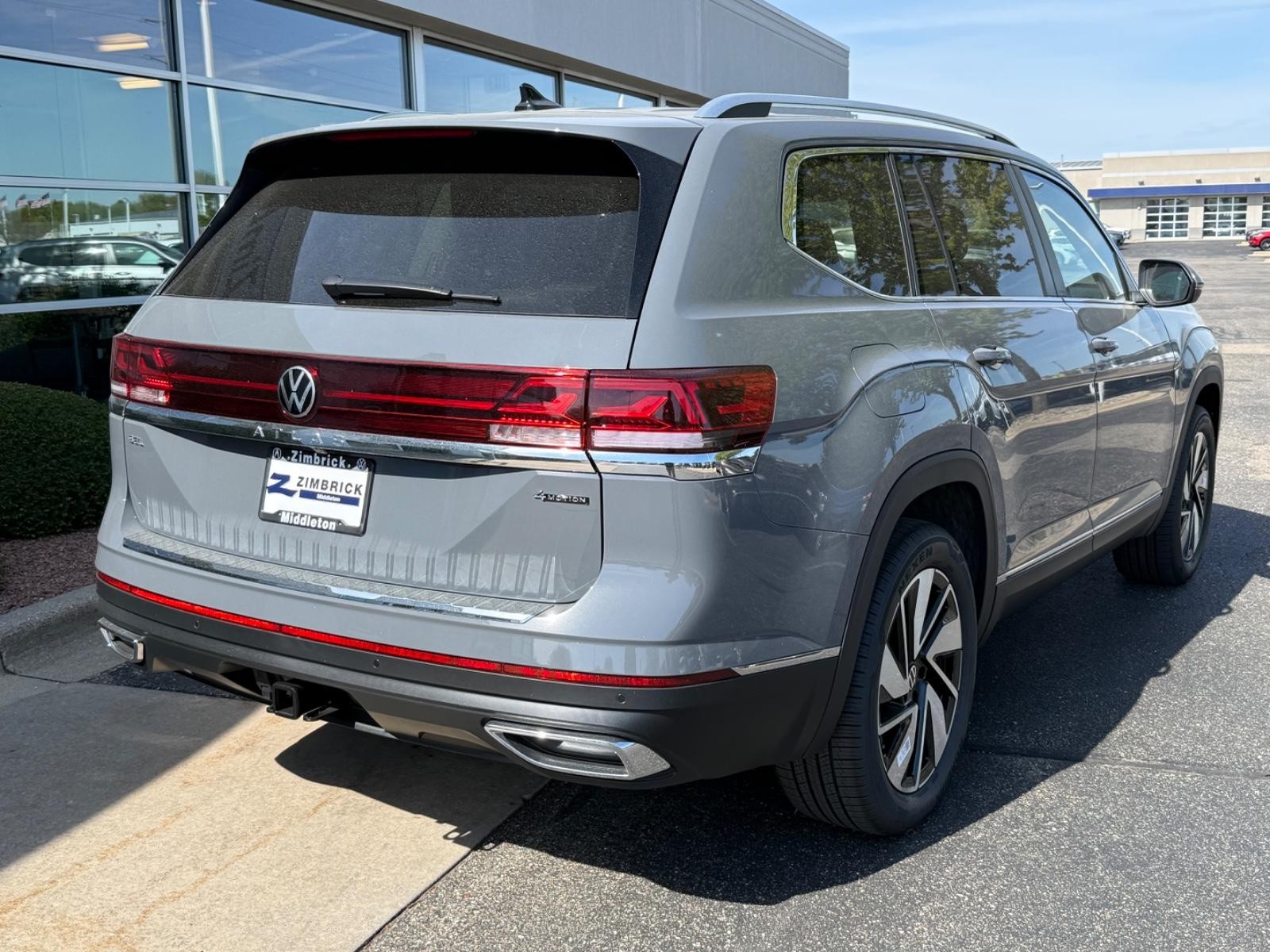 Volkswagen Atlas Vehicle Image 03