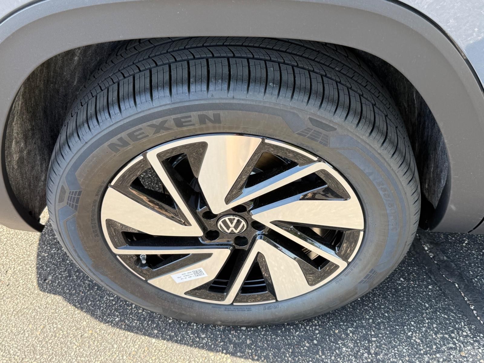Volkswagen Atlas Vehicle Image 04
