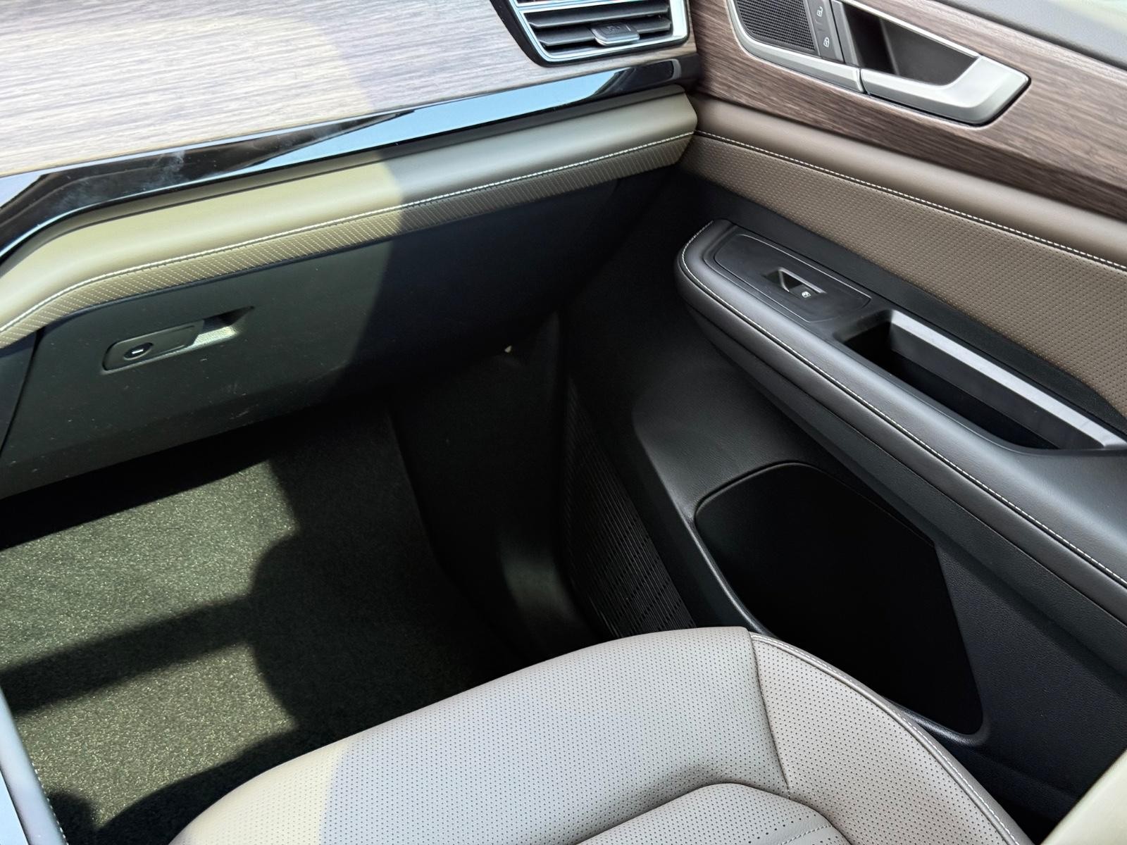 Volkswagen Atlas Vehicle Image 11