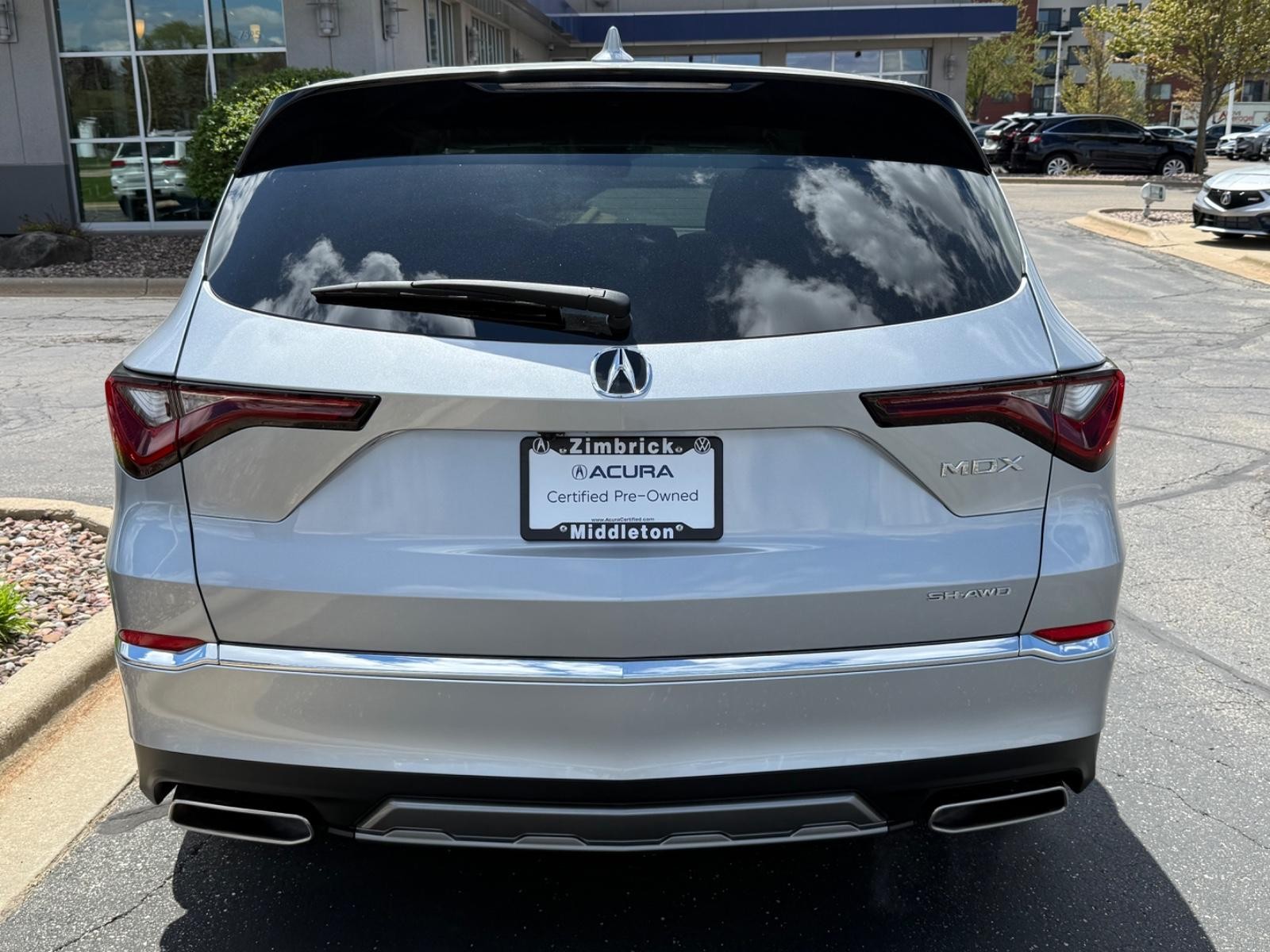 Acura MDX Vehicle Full-screen Gallery Image 04