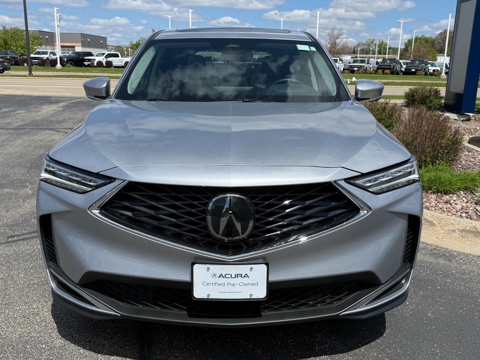Acura MDX Vehicle Full-screen Gallery Image 09