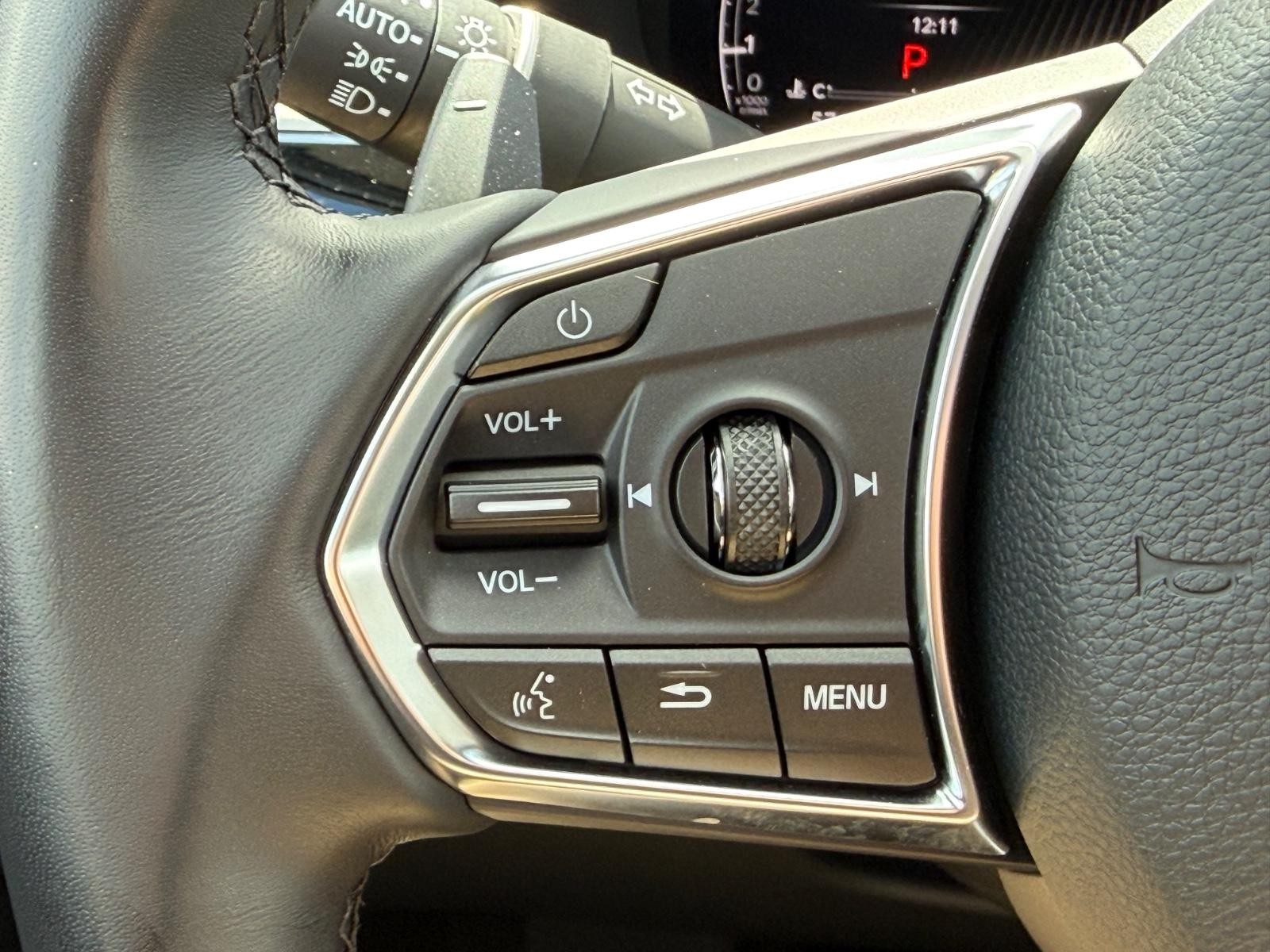 Acura MDX Vehicle Full-screen Gallery Image 17