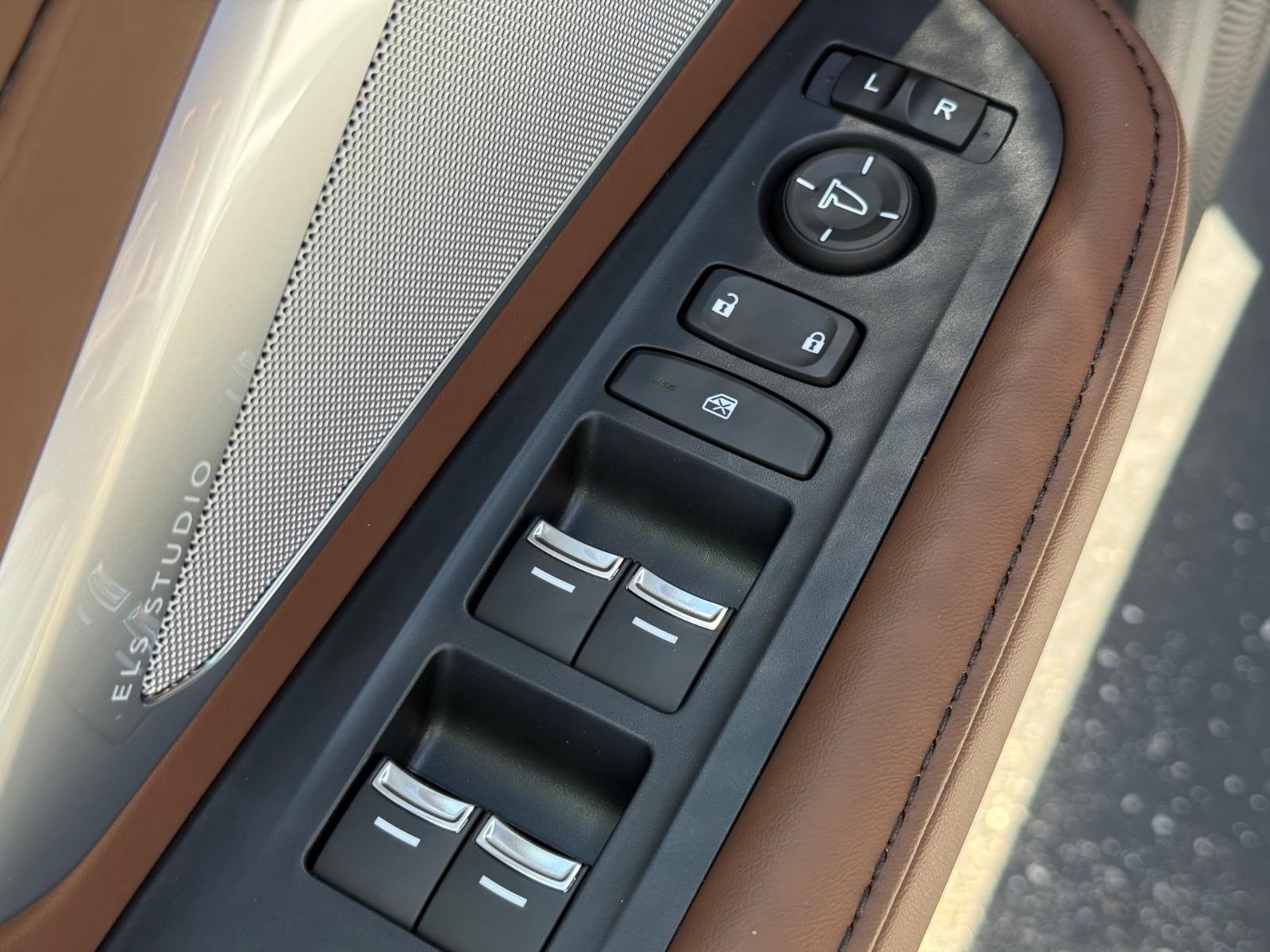 Acura RDX Vehicle Image 16