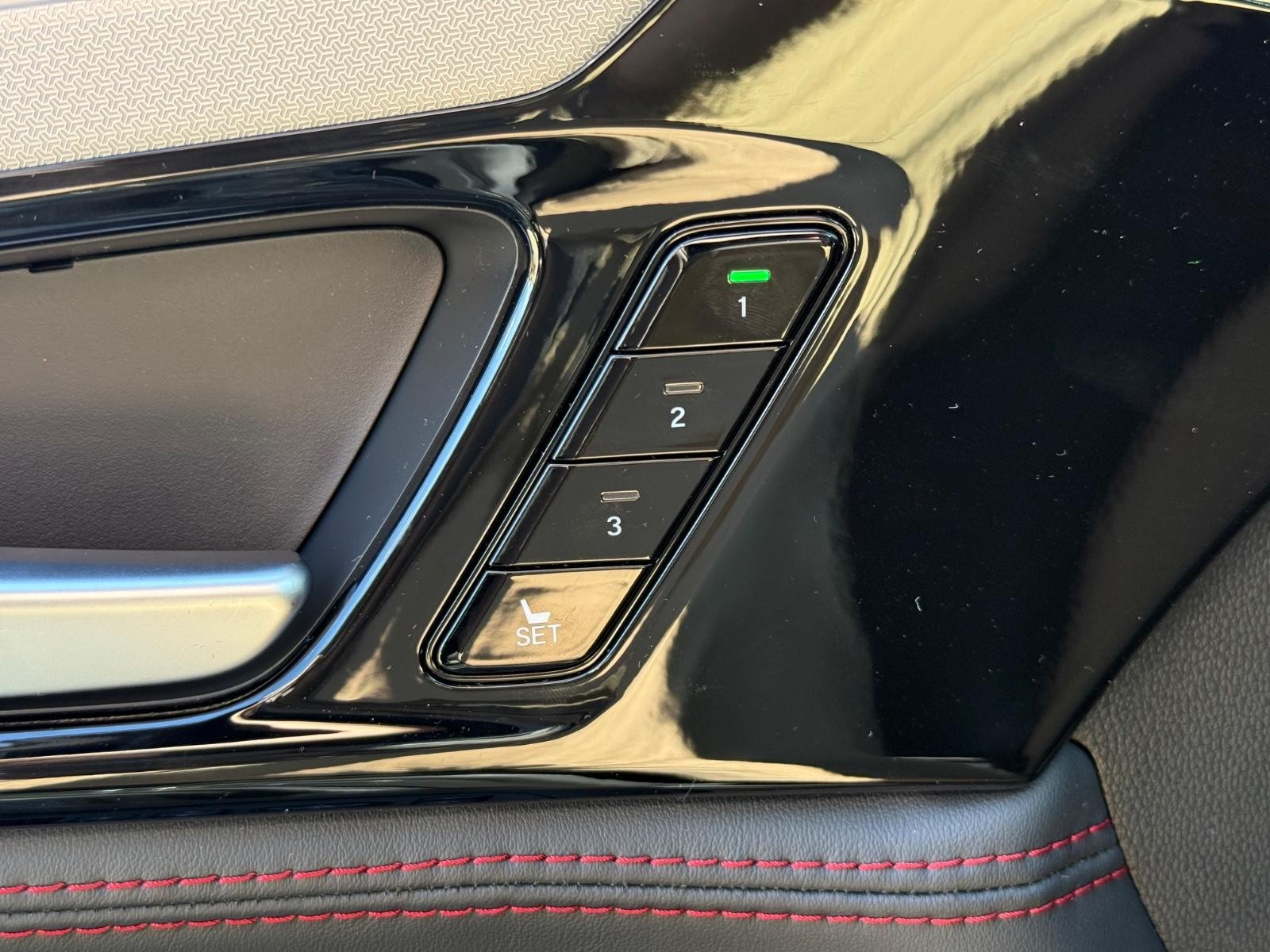Acura MDX Vehicle Image 11