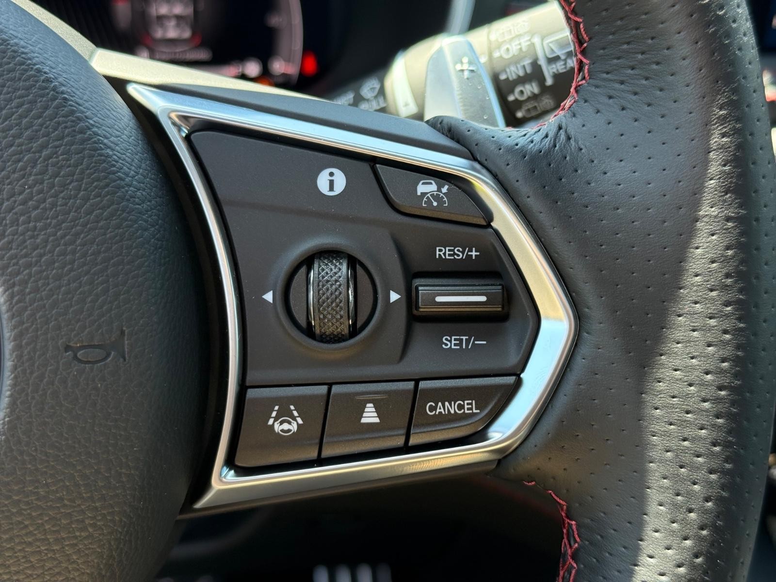 Acura MDX Vehicle Image 13