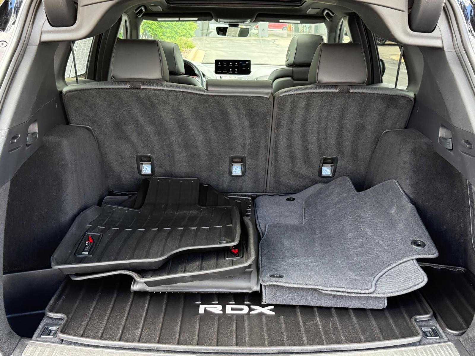 Acura RDX Vehicle Full-screen Gallery Image 05
