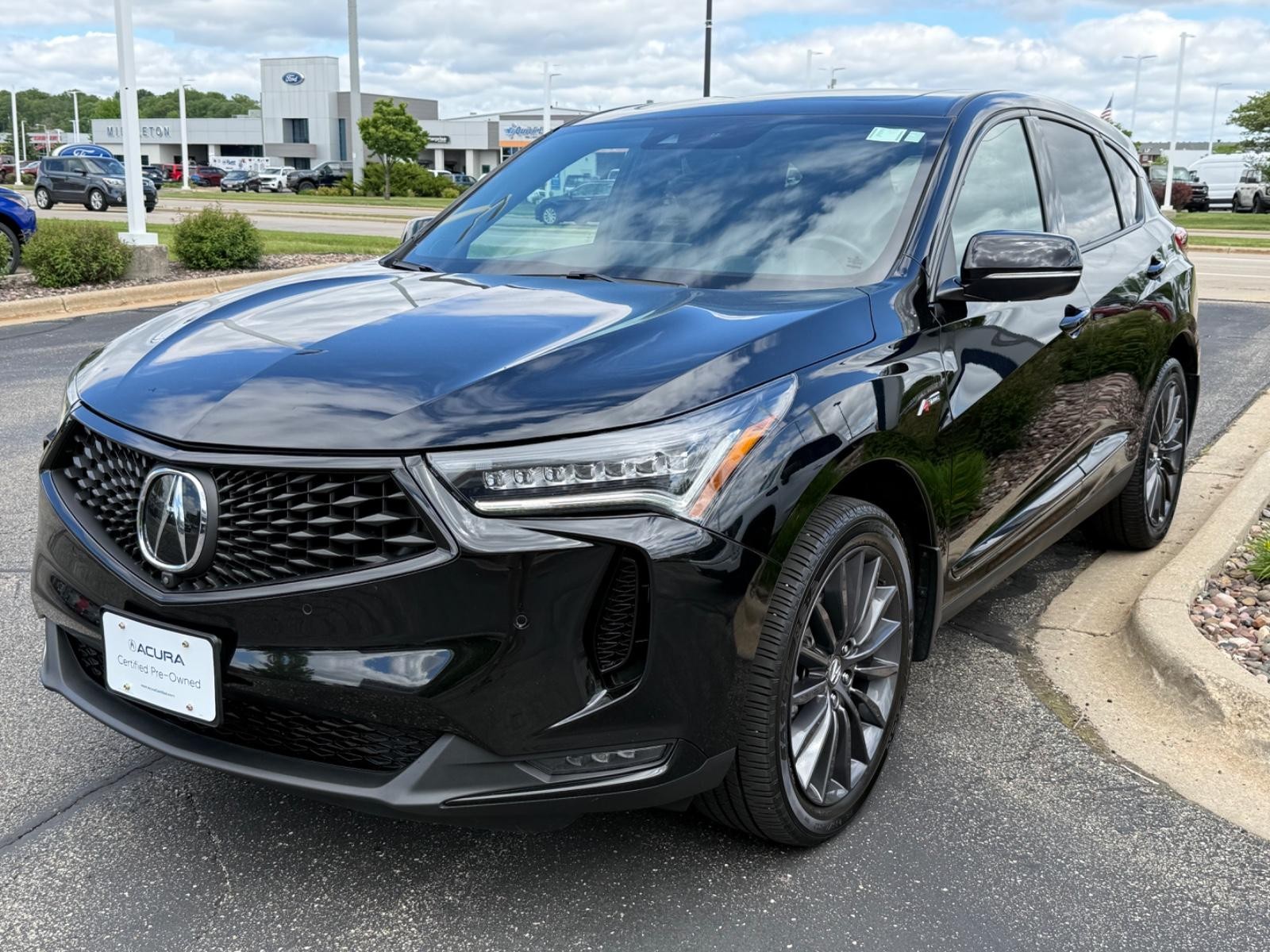 Acura RDX Vehicle Full-screen Gallery Image 08