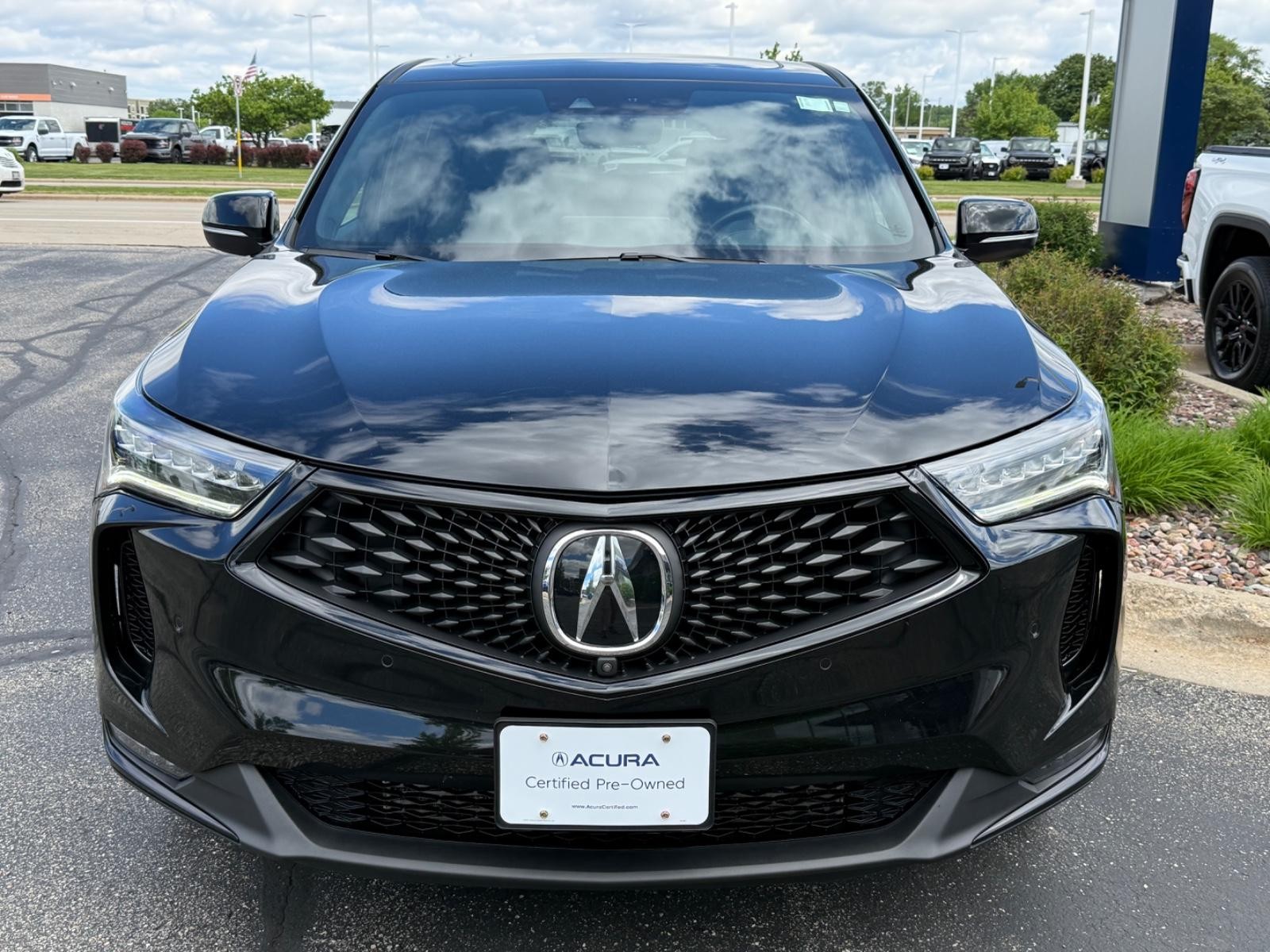 Acura RDX Vehicle Full-screen Gallery Image 09