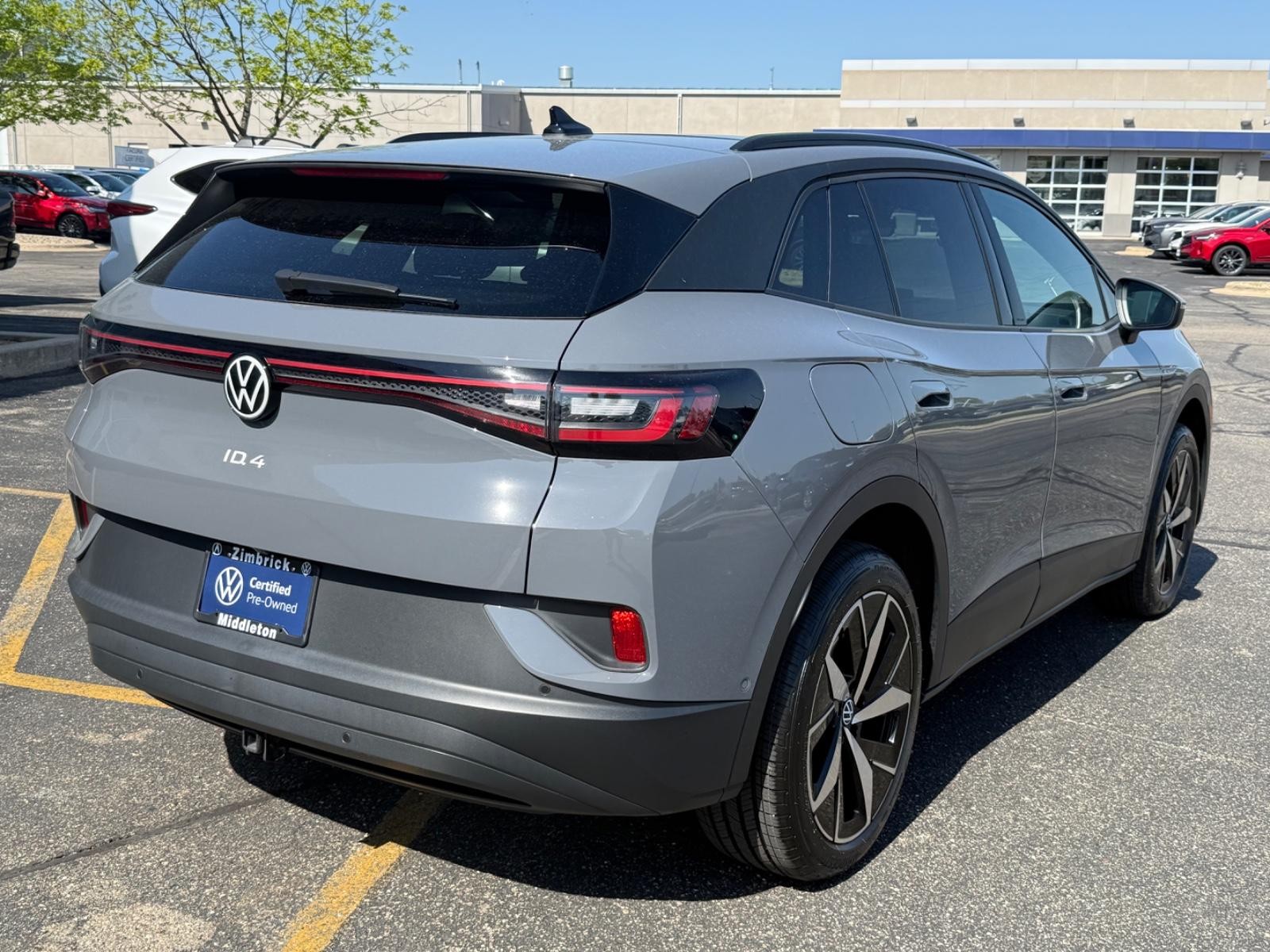 Volkswagen ID.4 Vehicle Image 03