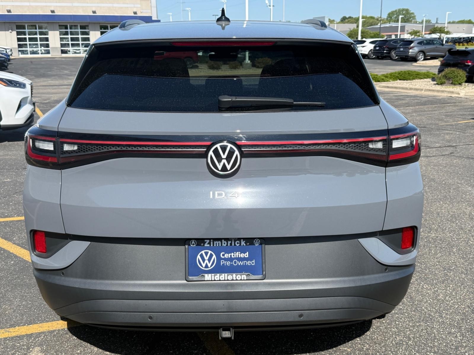 Volkswagen ID.4 Vehicle Image 04