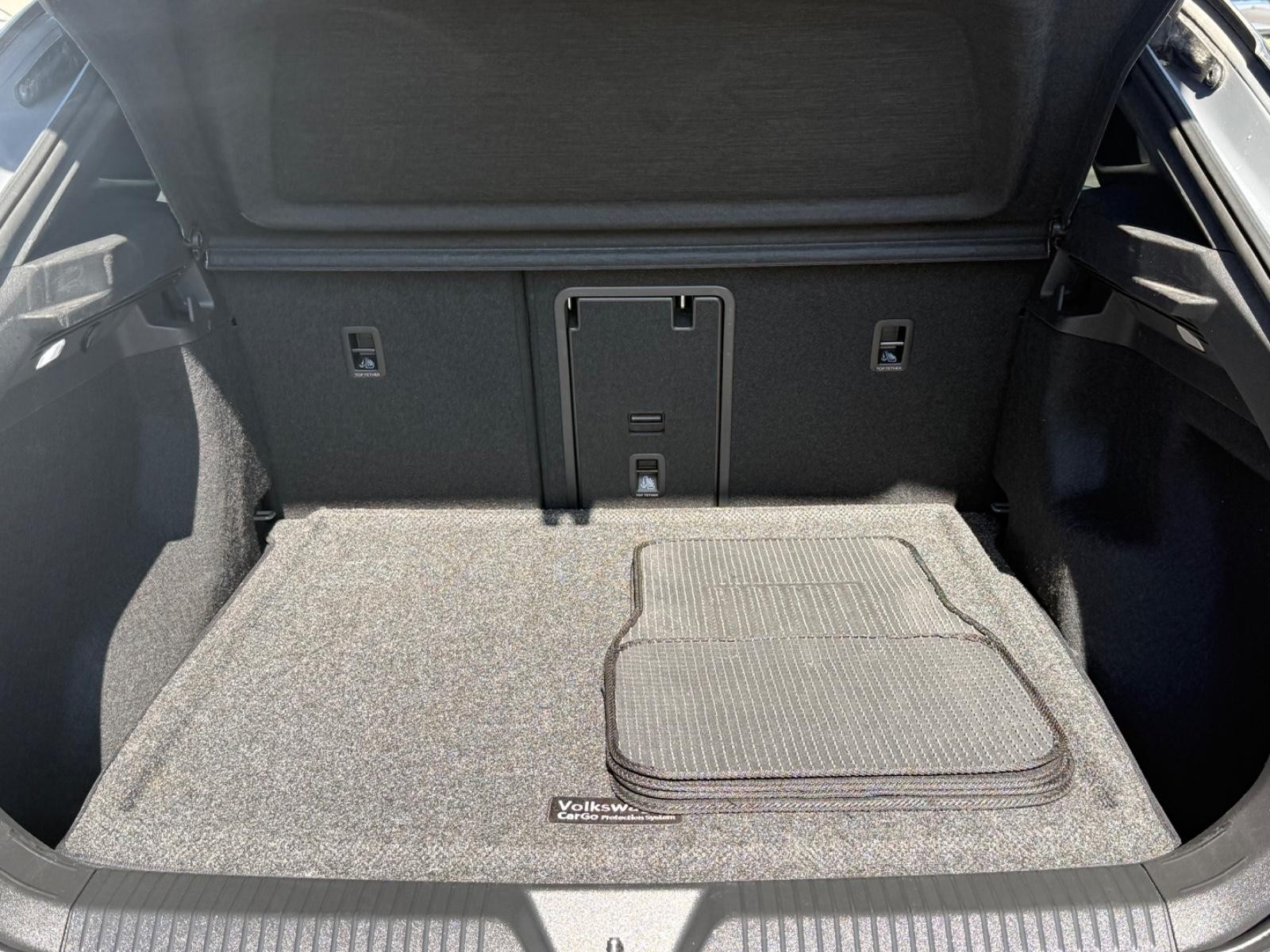 Volkswagen ID.4 Vehicle Image 05