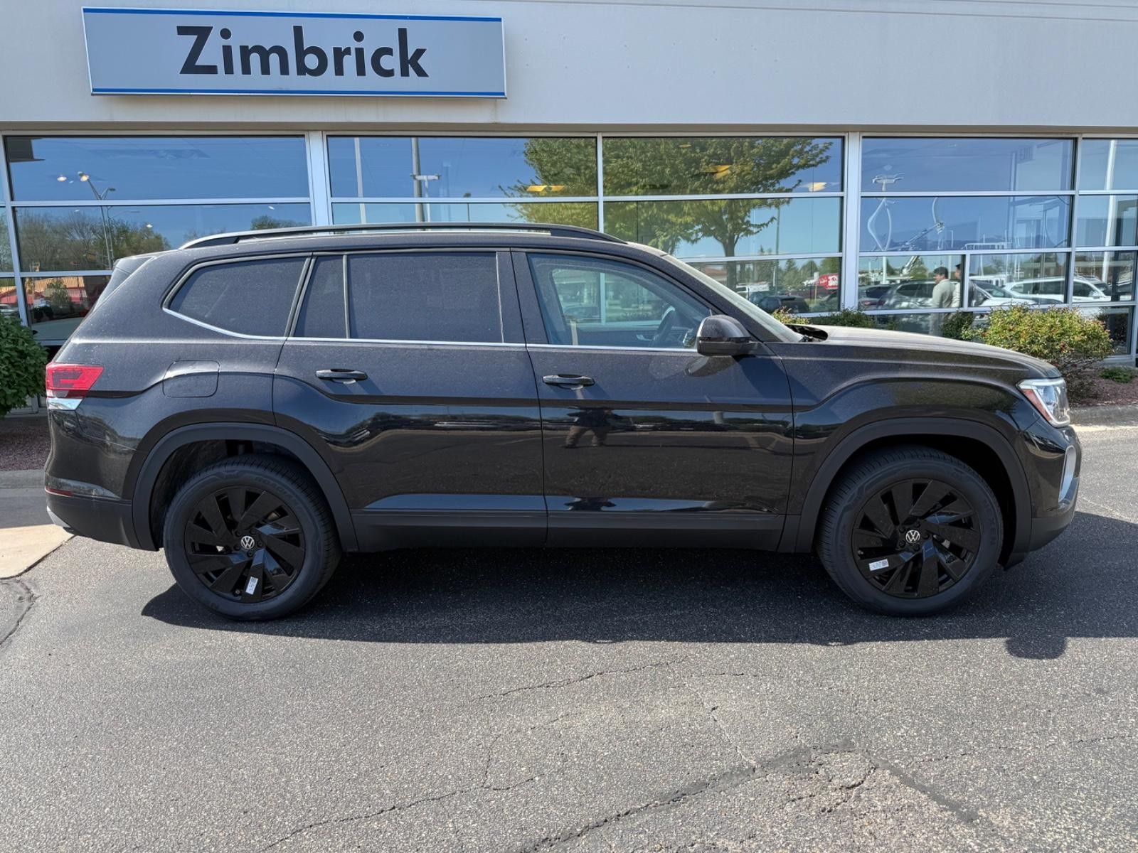 Volkswagen Atlas Vehicle Image 02