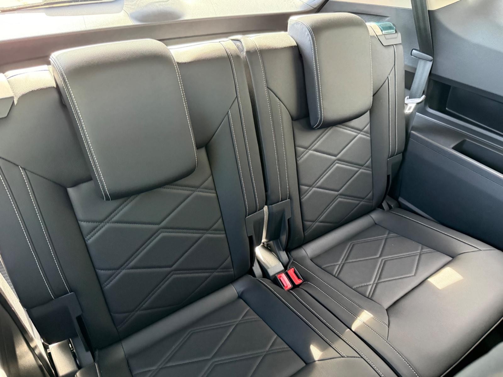Volkswagen Atlas Vehicle Image 06