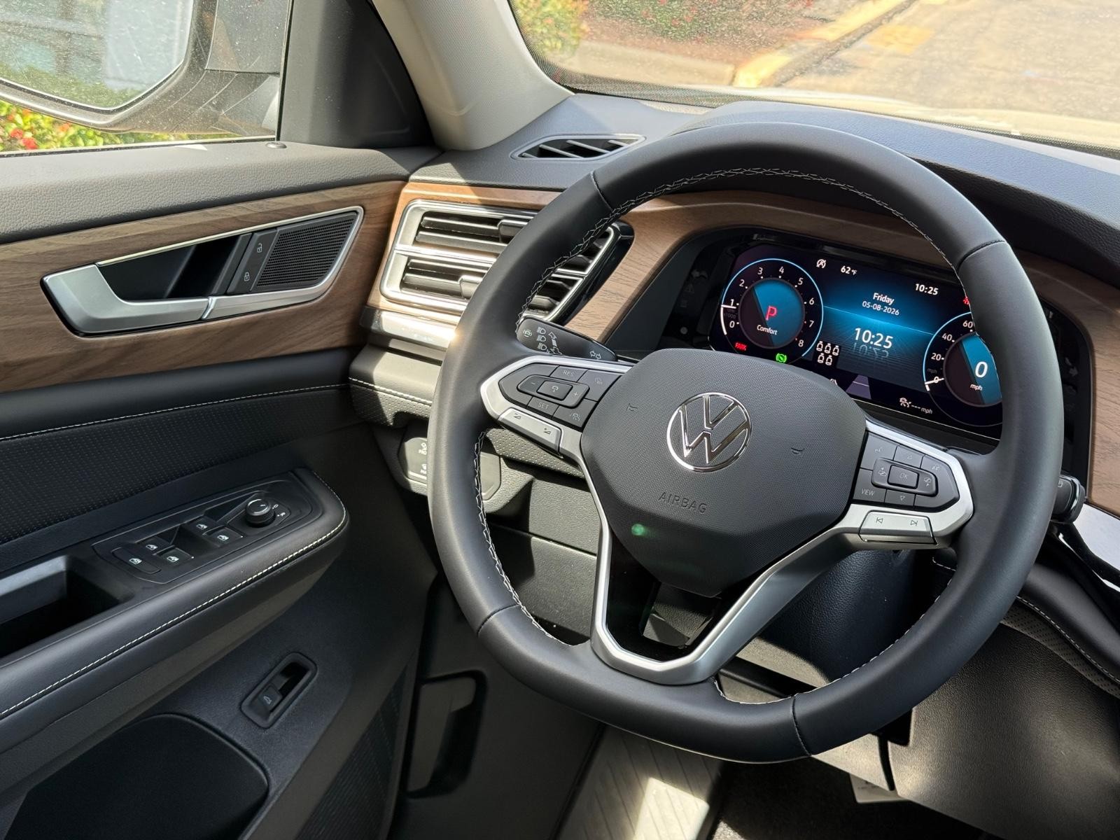 Volkswagen Atlas Vehicle Image 10