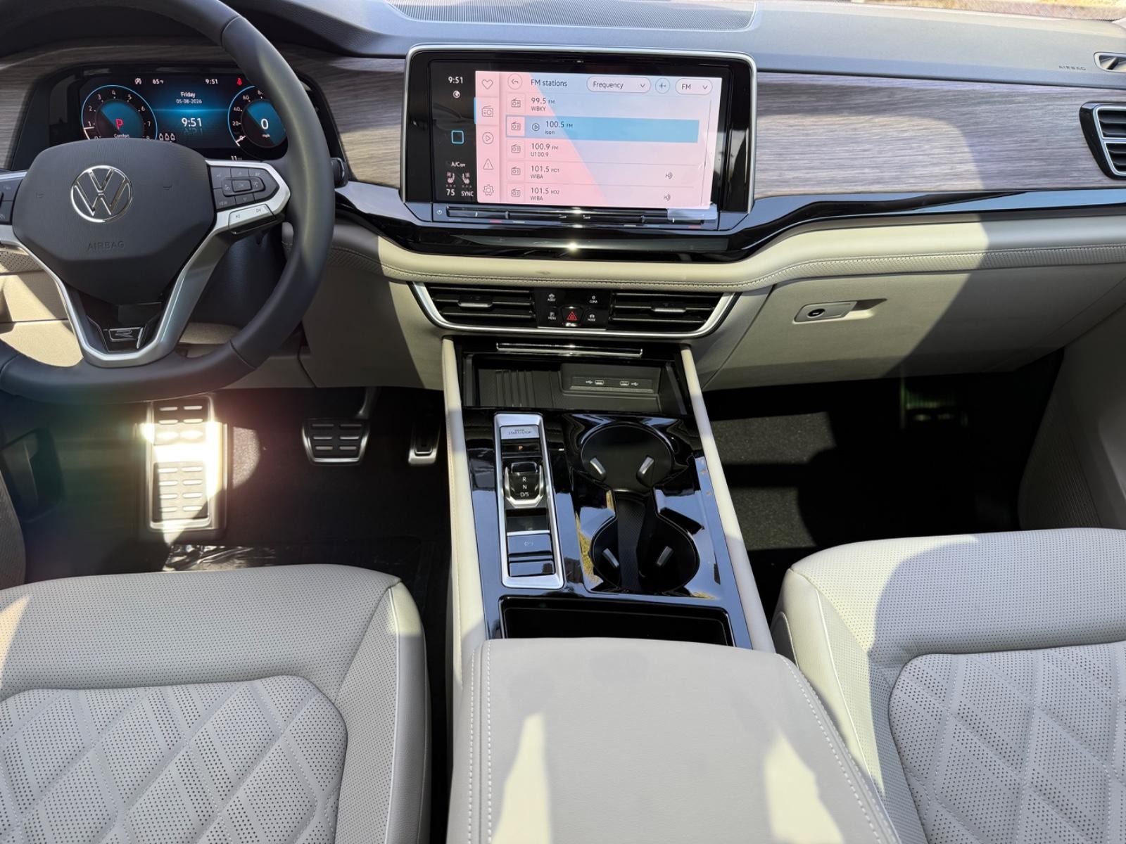 Volkswagen Atlas Vehicle Image 06
