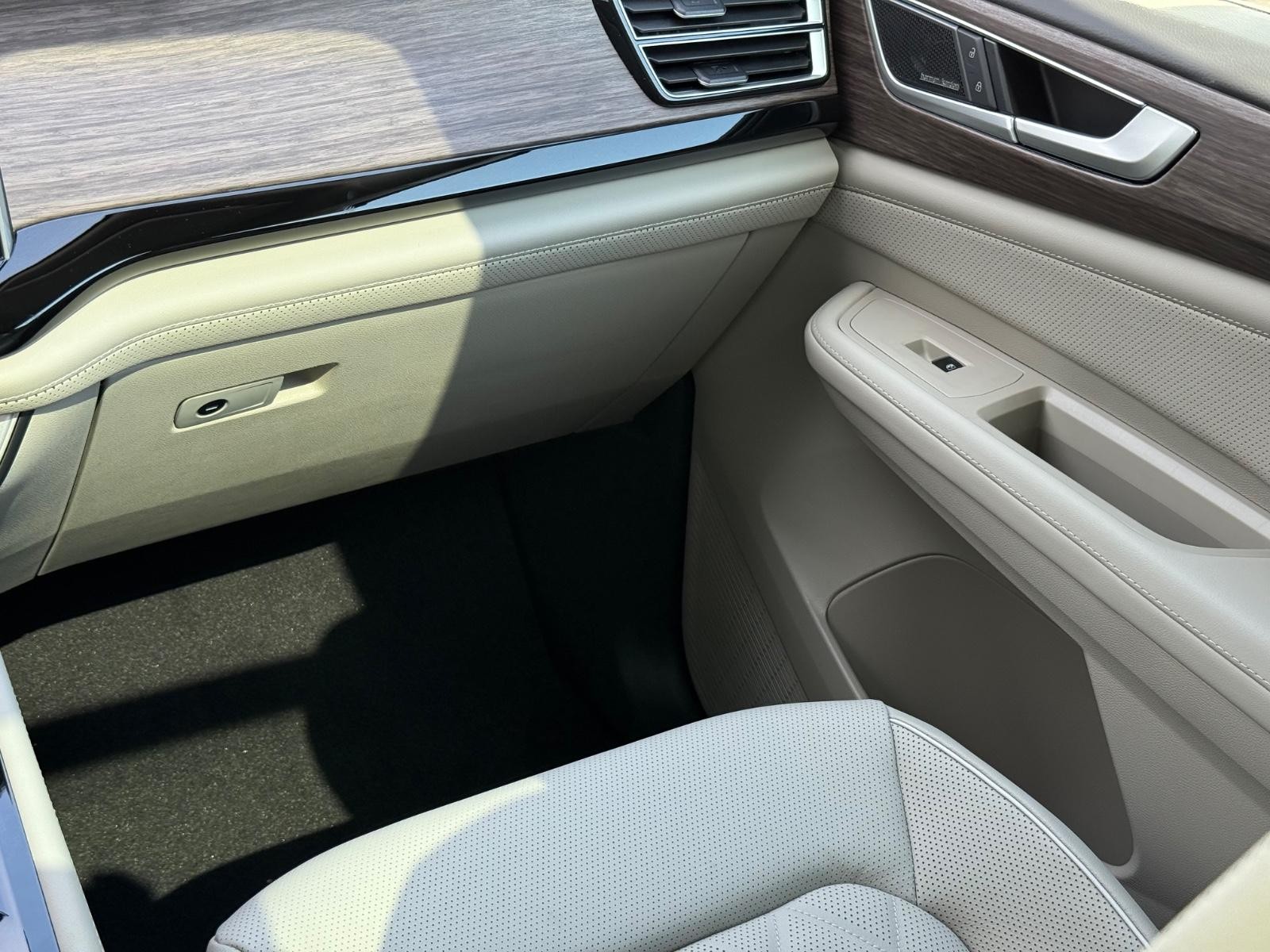 Volkswagen Atlas Vehicle Image 10