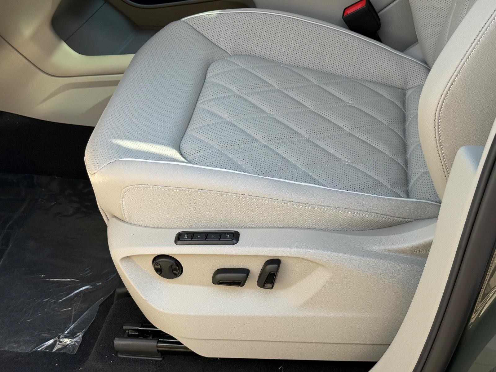 Volkswagen Atlas Vehicle Image 16