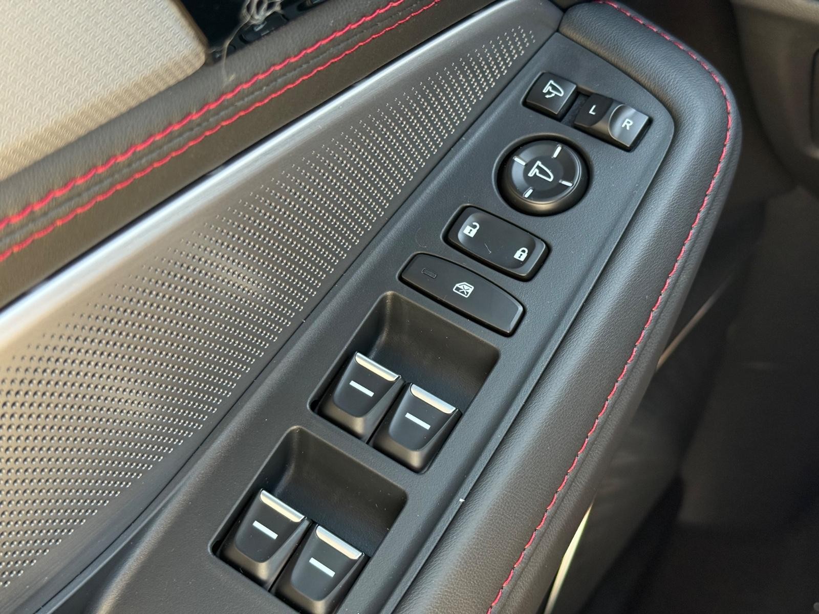 Acura MDX Vehicle Image 16