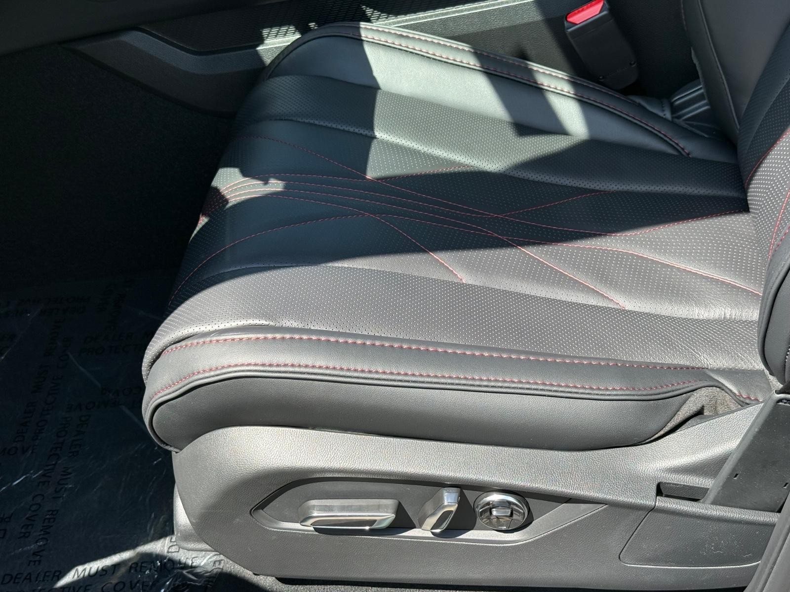 Acura MDX Vehicle Image 17