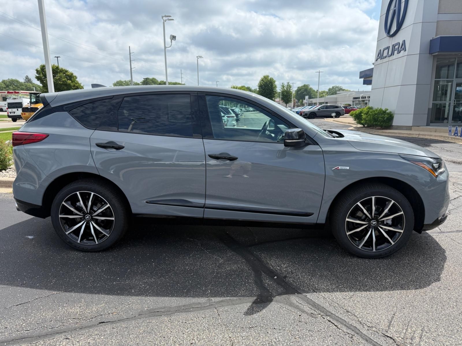 Acura RDX Vehicle Image 02