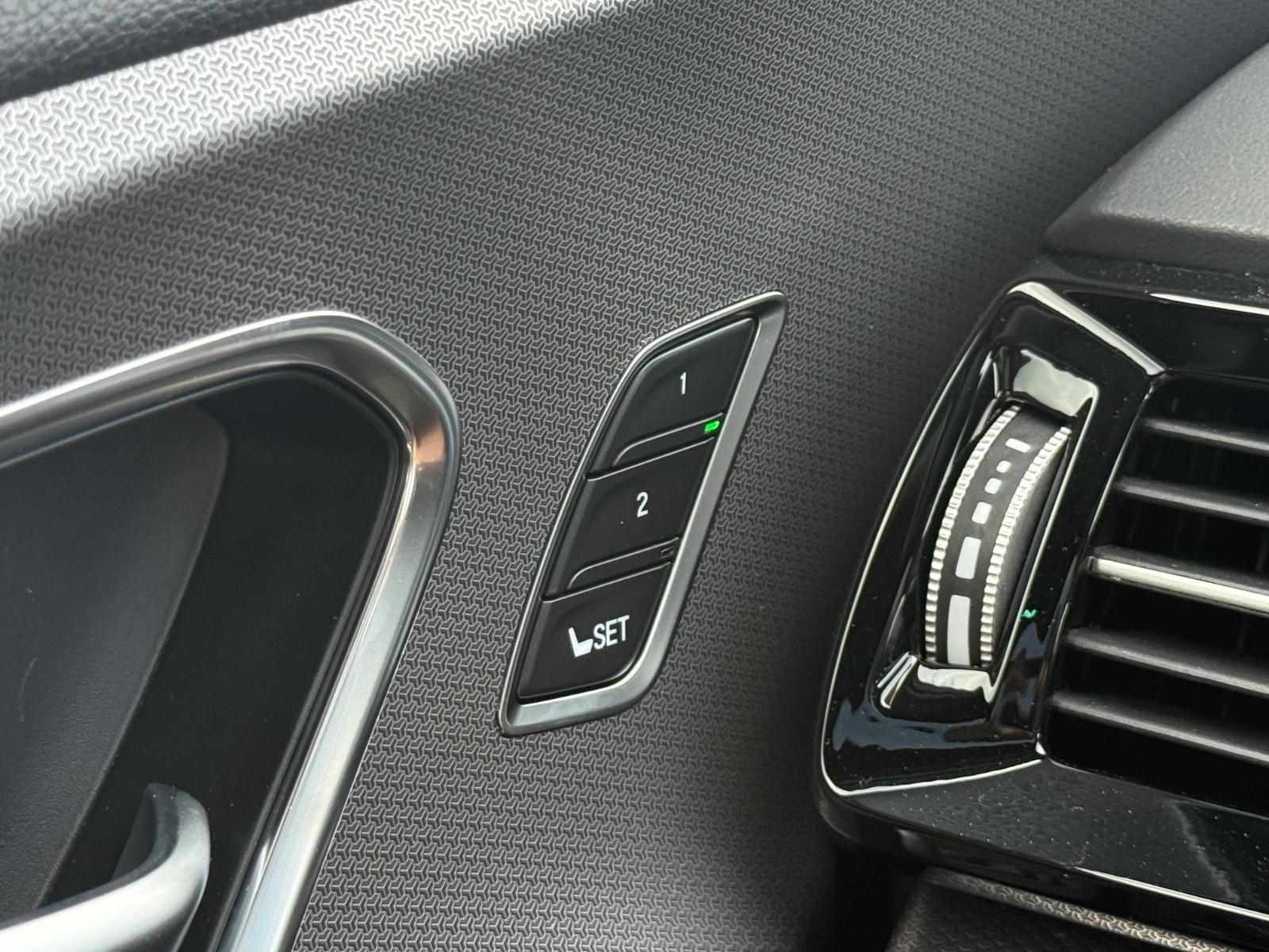Acura RDX Vehicle Image 16