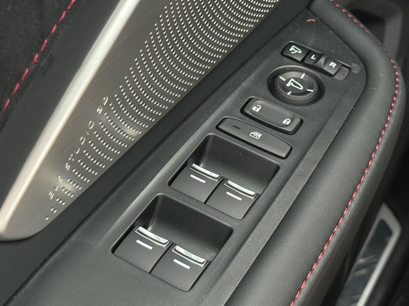 Acura RDX Vehicle Image 17