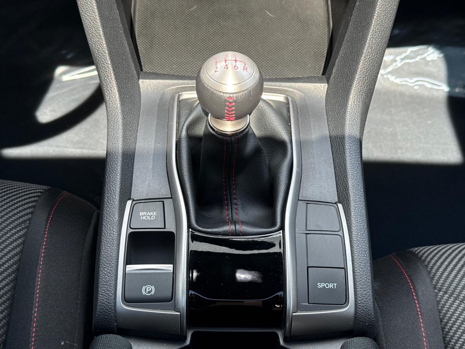 Honda Civic Si Coupe Vehicle Image 13