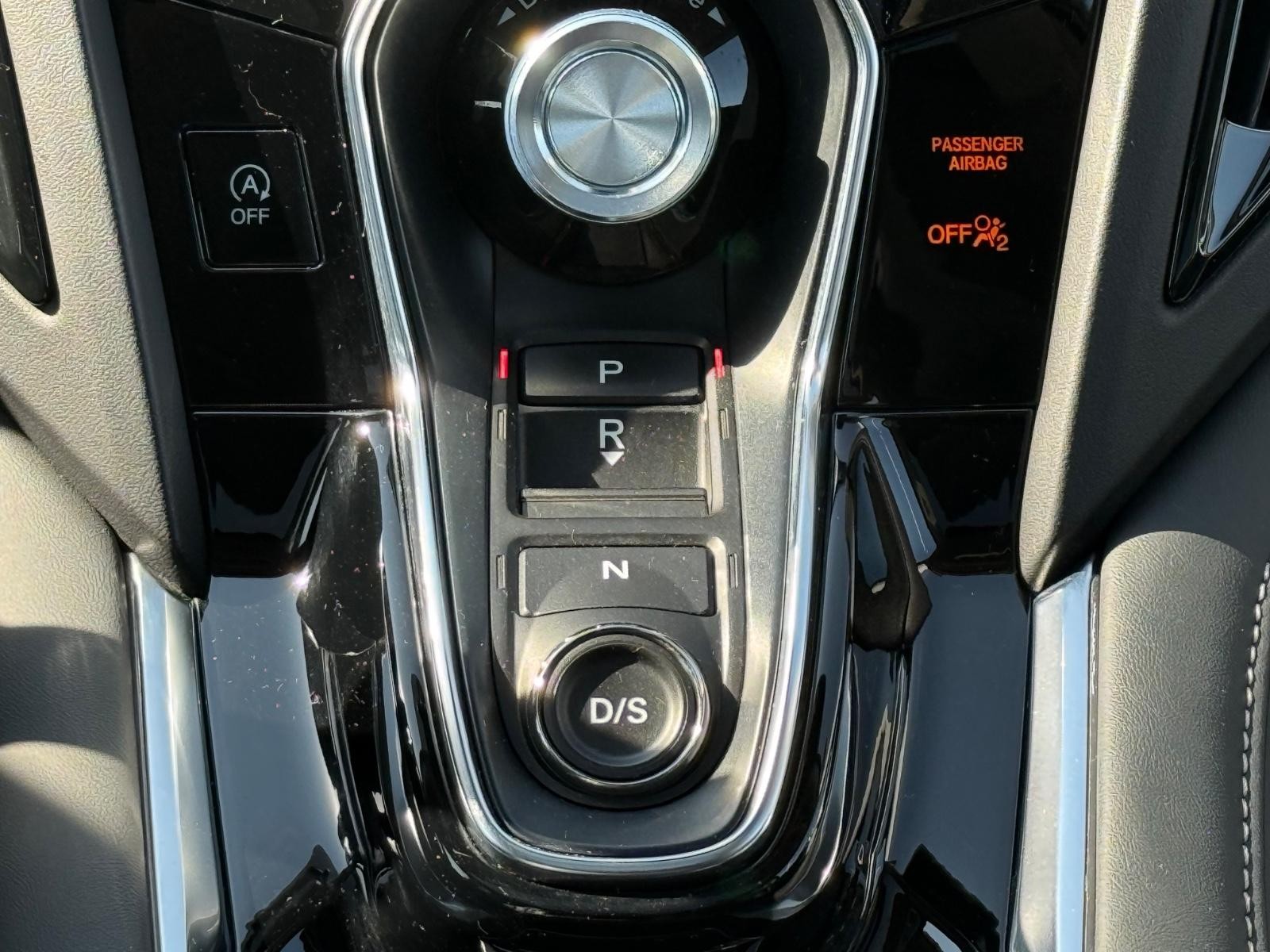 Acura RDX Vehicle Full-screen Gallery Image 13