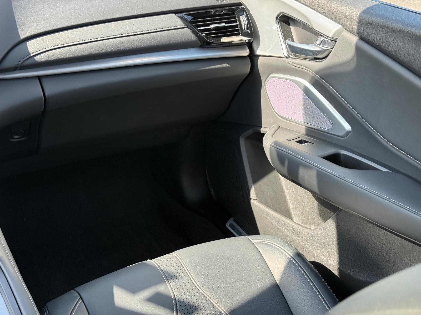 Acura RDX Vehicle Full-screen Gallery Image 15
