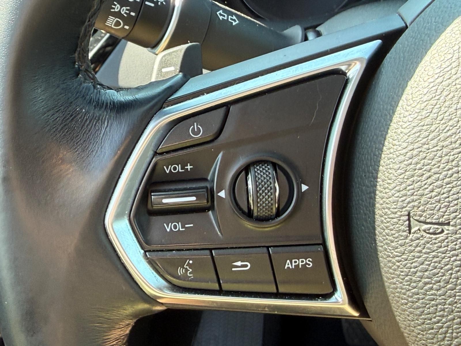 Acura RDX Vehicle Full-screen Gallery Image 17