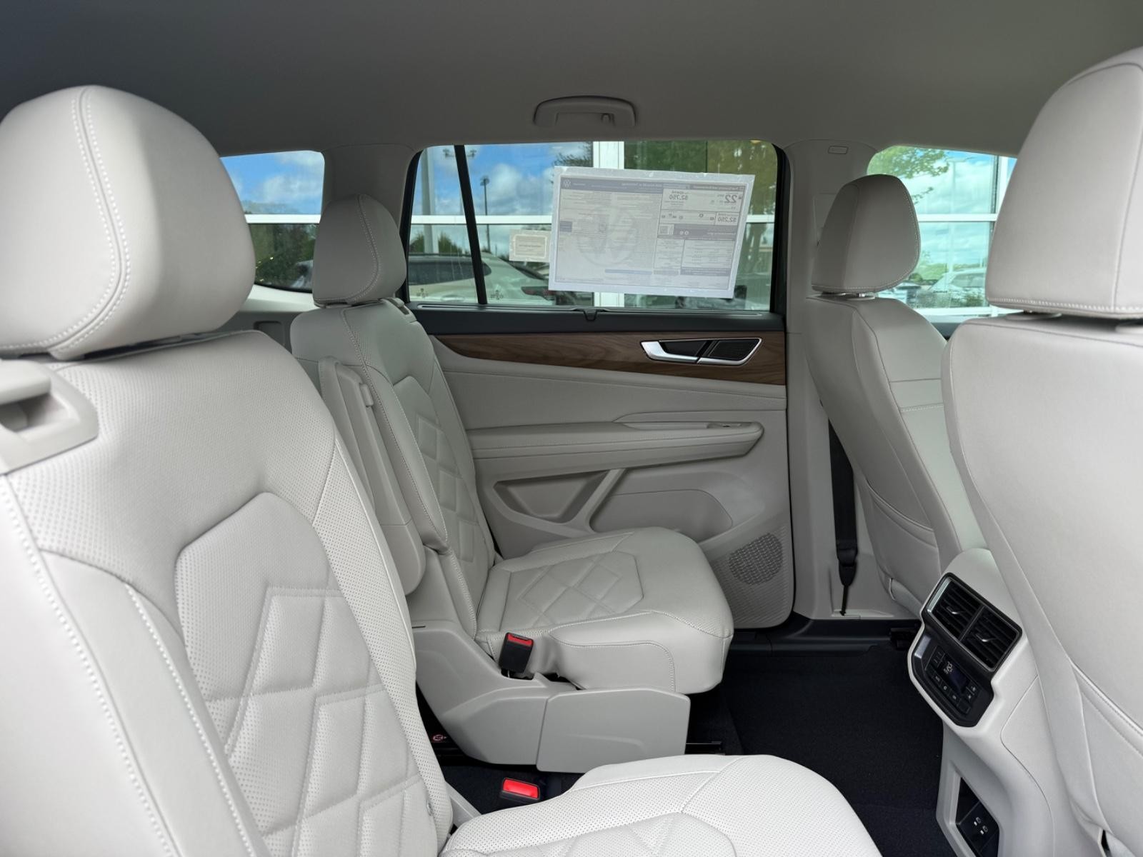 Volkswagen Atlas Vehicle Image 05