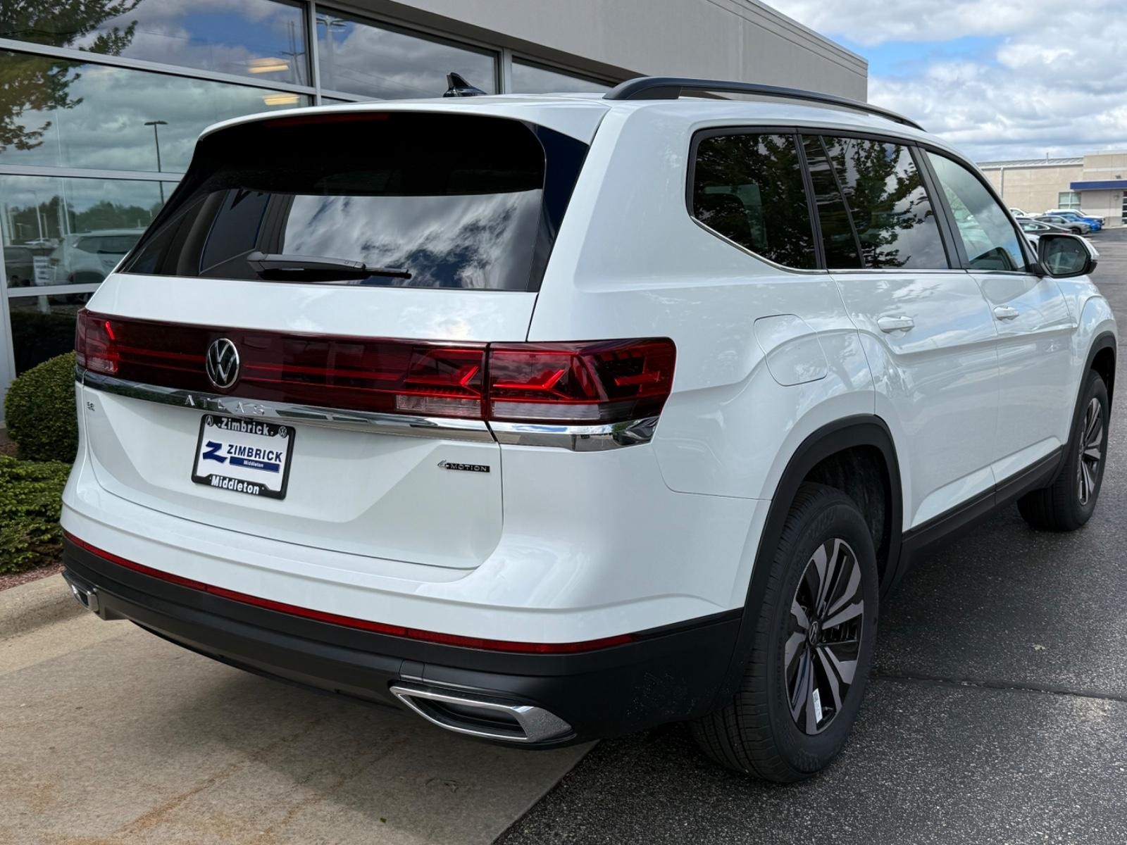 Volkswagen Atlas Vehicle Image 03