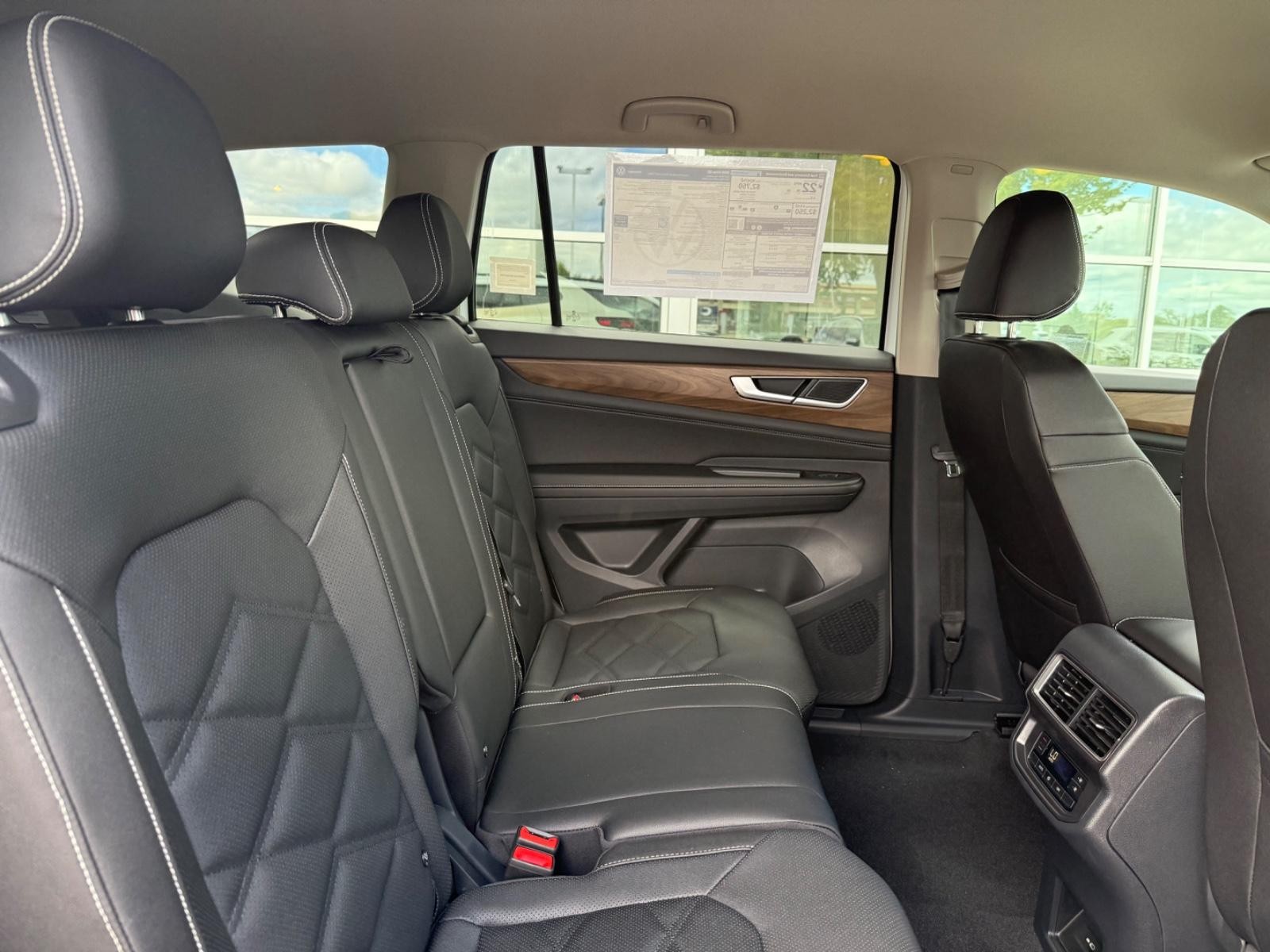Volkswagen Atlas Vehicle Image 05