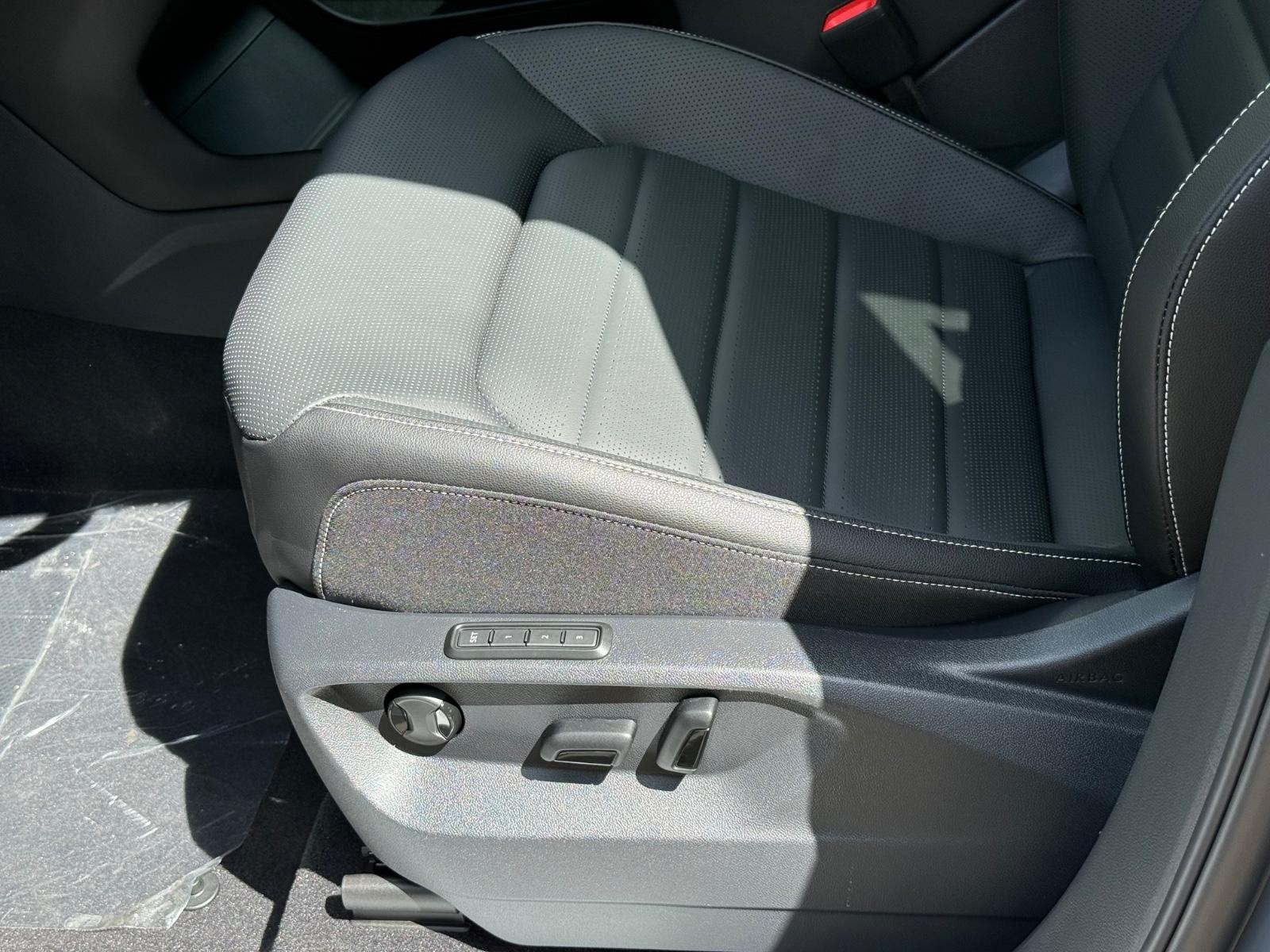 Volkswagen Atlas Vehicle Image 16