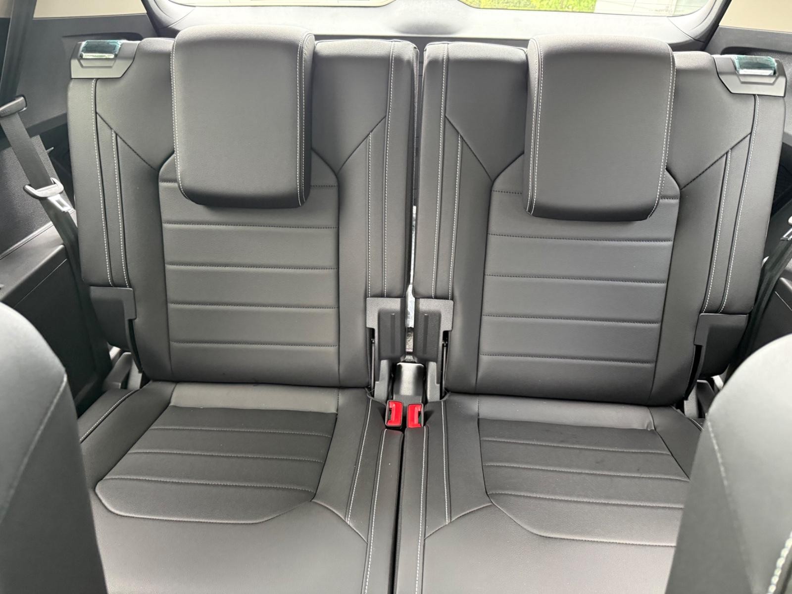 Volkswagen Atlas Vehicle Image 06