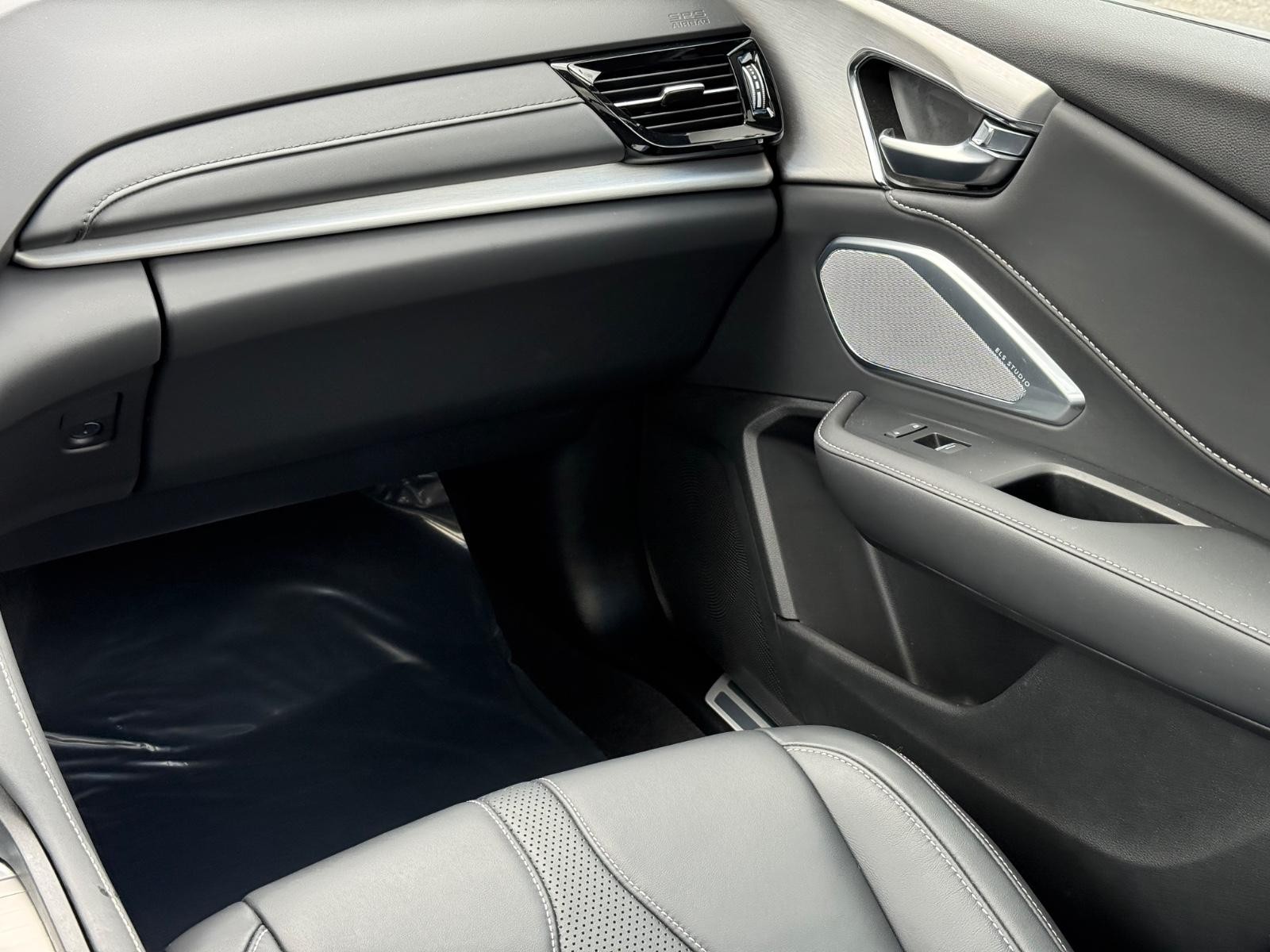 Acura RDX Vehicle Image 16