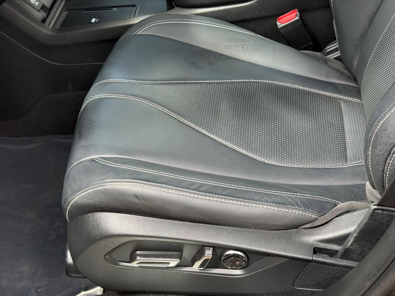 Acura RDX Vehicle Image 25