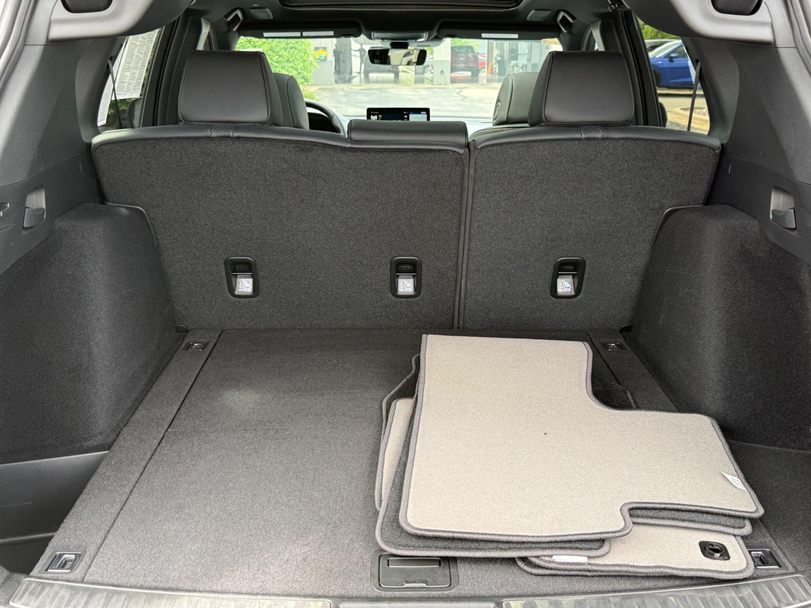 Acura RDX Vehicle Full-screen Gallery Image 05