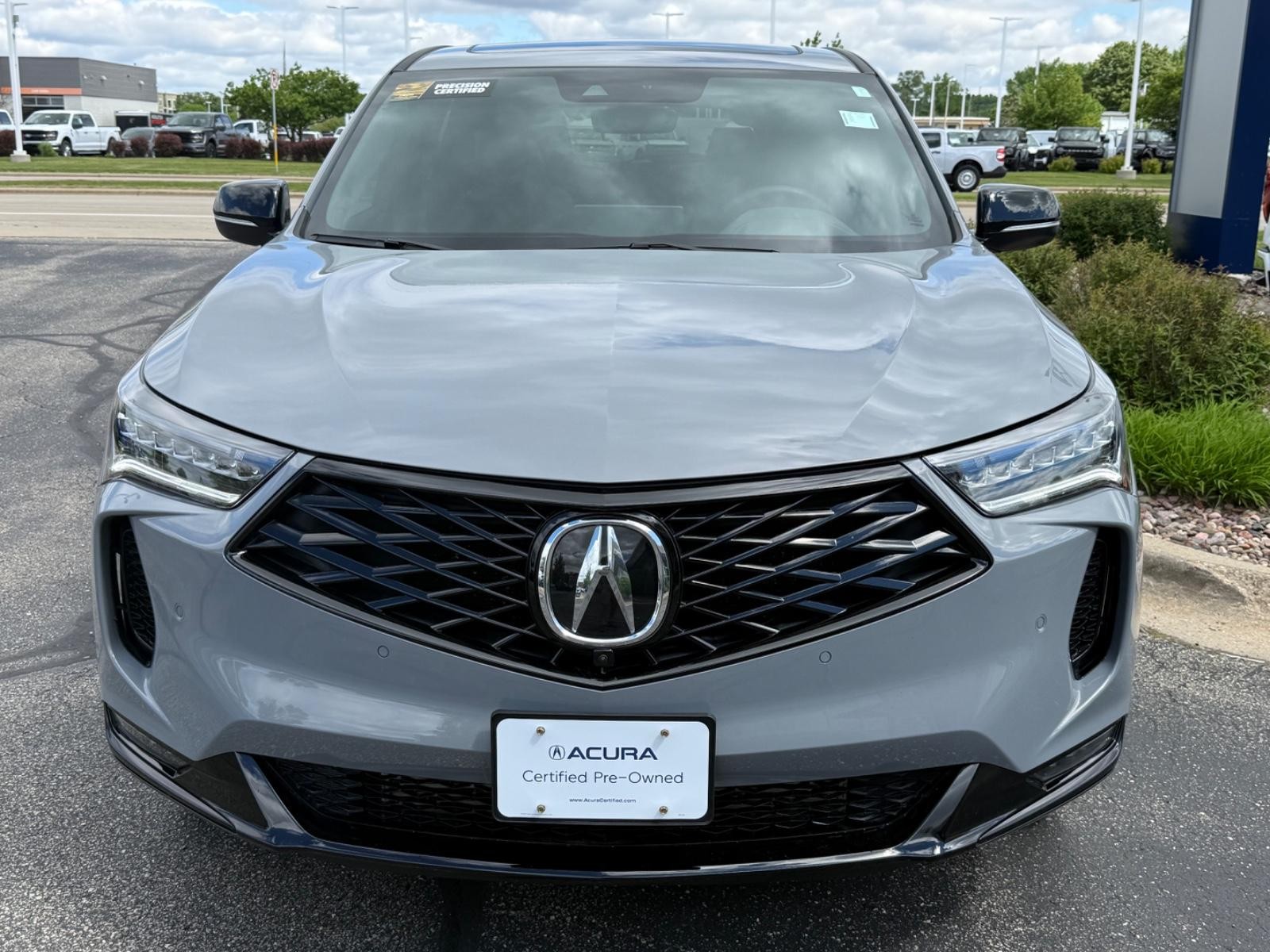 Acura RDX Vehicle Full-screen Gallery Image 09