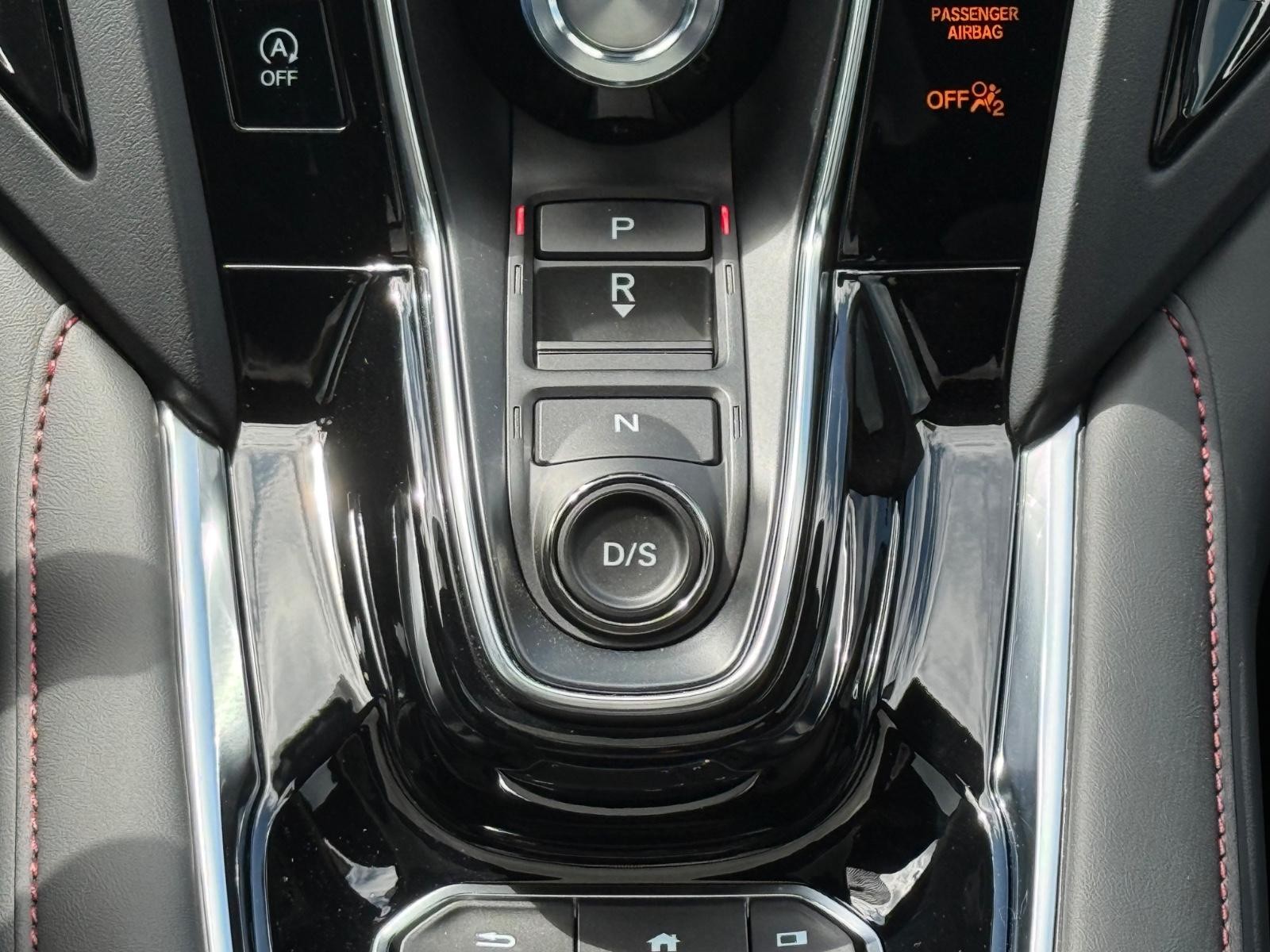 Acura RDX Vehicle Full-screen Gallery Image 13