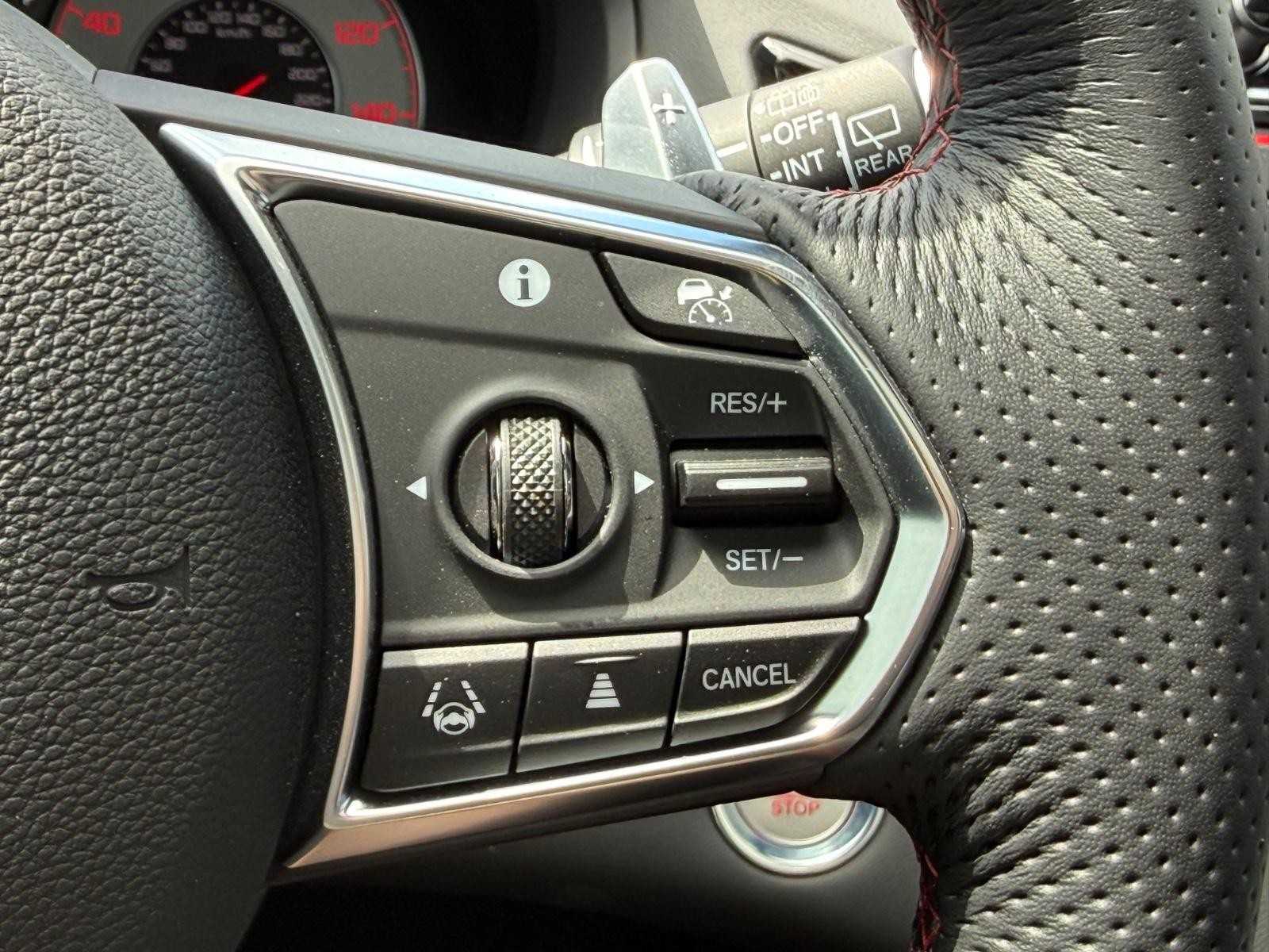 Acura RDX Vehicle Full-screen Gallery Image 18