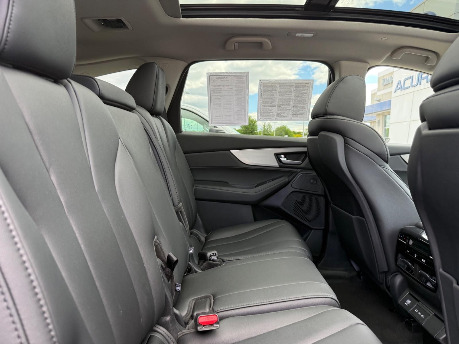 Acura MDX Vehicle Image 10